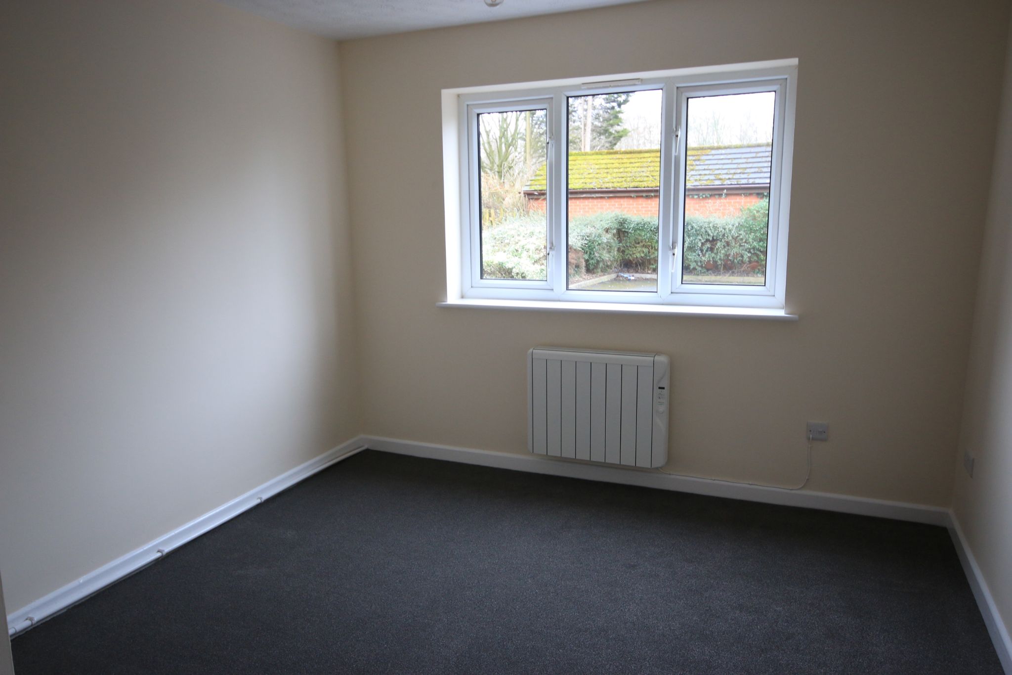 2 bedroom apartment flat/apartment Let in Wigan - Photograph 3.