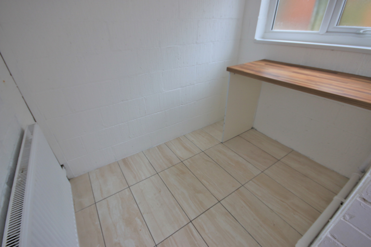 2 bedroom semi-detached house Let in Wigan - Photograph 10.