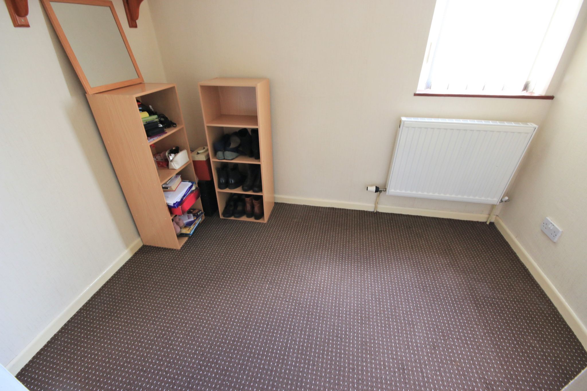 3 bedroom town house Let in Wigan - Photograph 8.