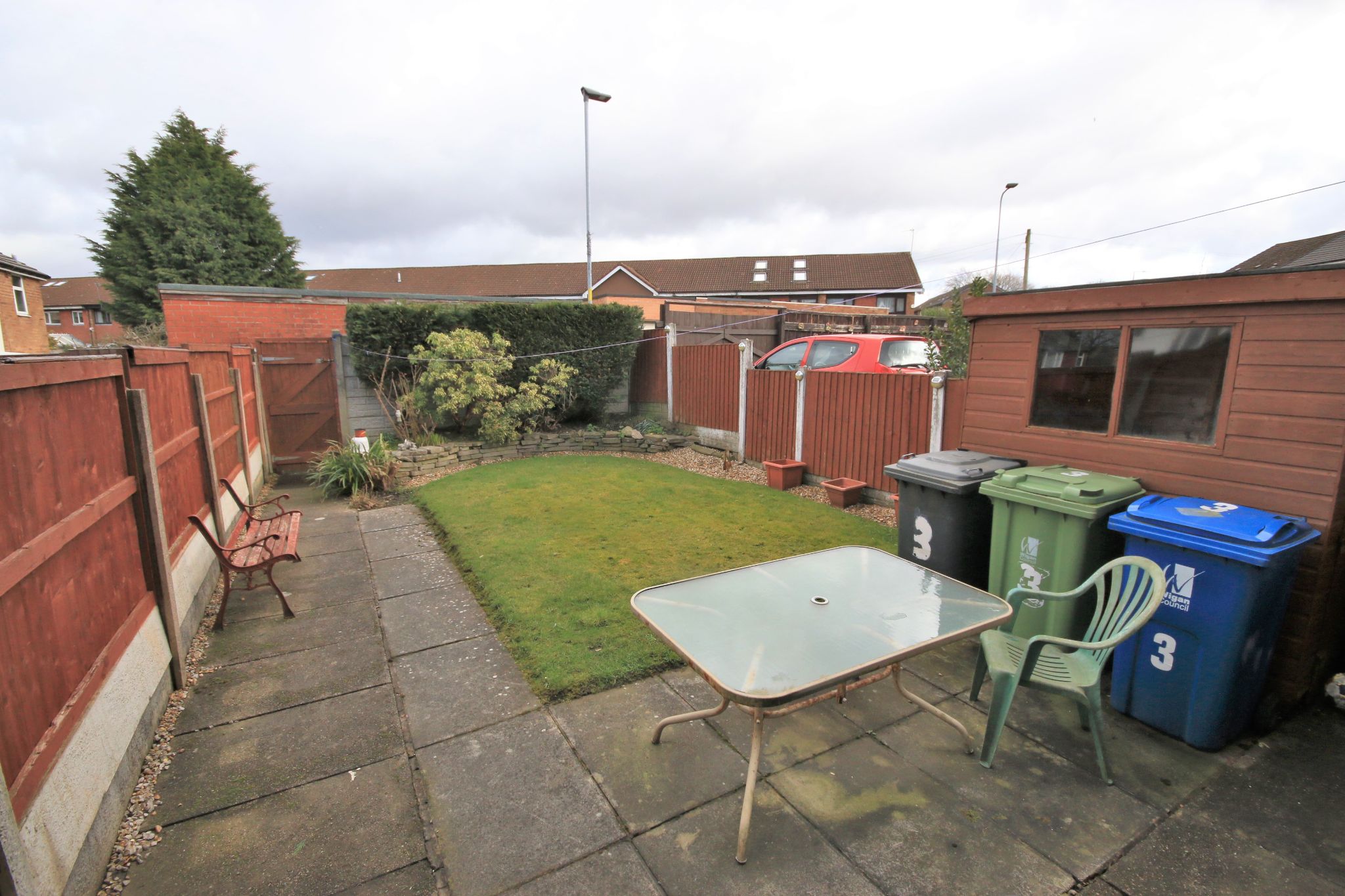3 bedroom town house Let in Wigan - Photograph 11.