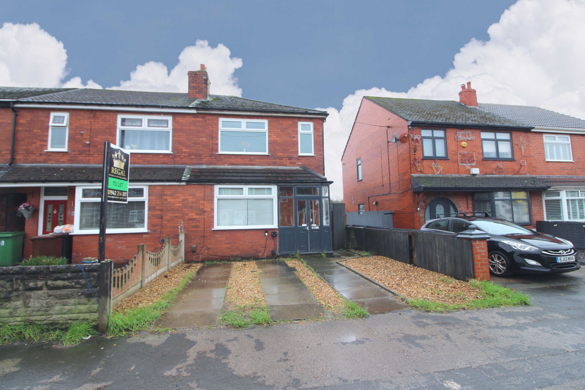 2 bedroom semi-detached house Let in Wigan - Photograph 1.