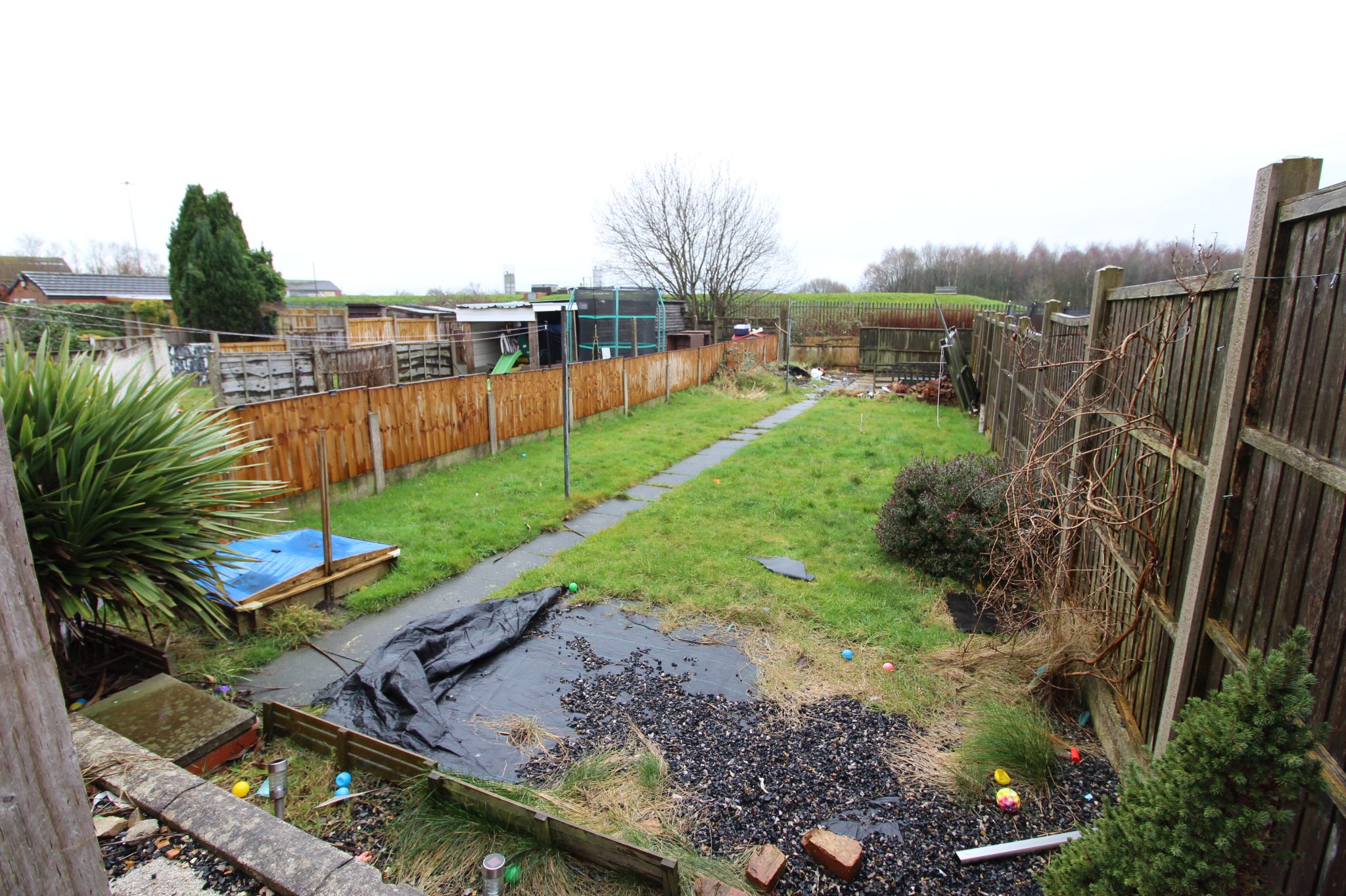 2 bedroom semi-detached house Let in Wigan - Photograph 13.