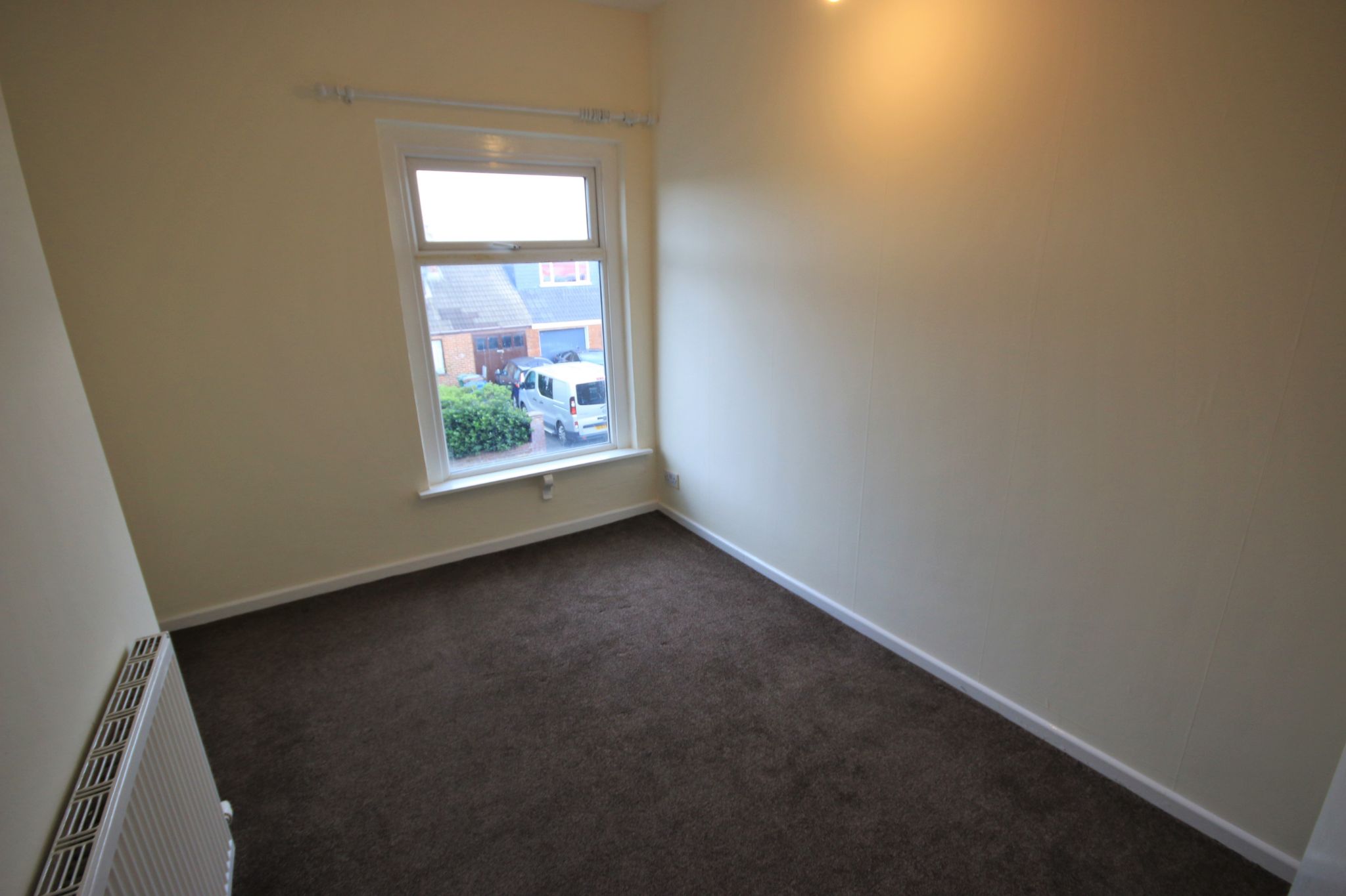 3 bedroom end terraced house Let in Wigan - Photograph 6.