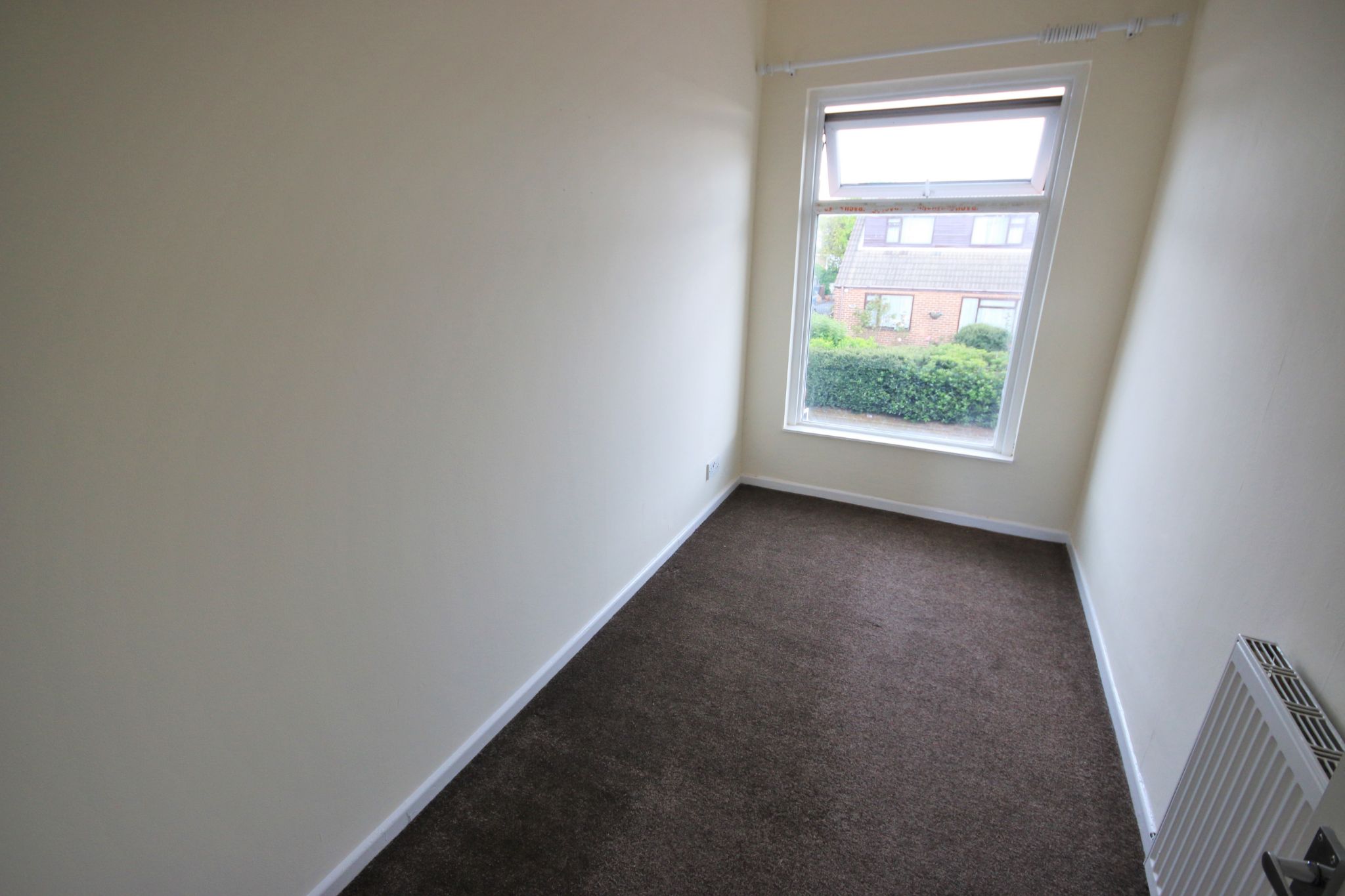 3 bedroom end terraced house Let in Wigan - Photograph 7.