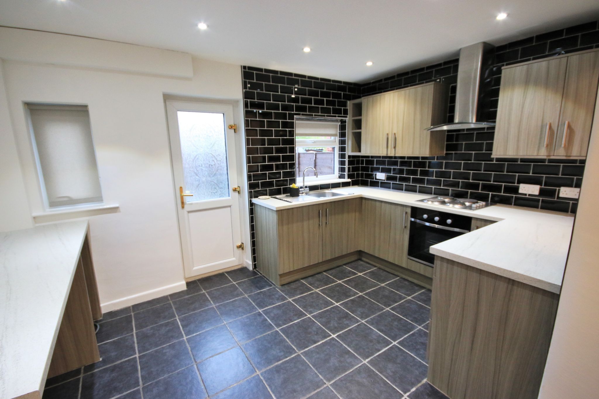2 bedroom mid terraced house Let in Wigan - Photograph 4.