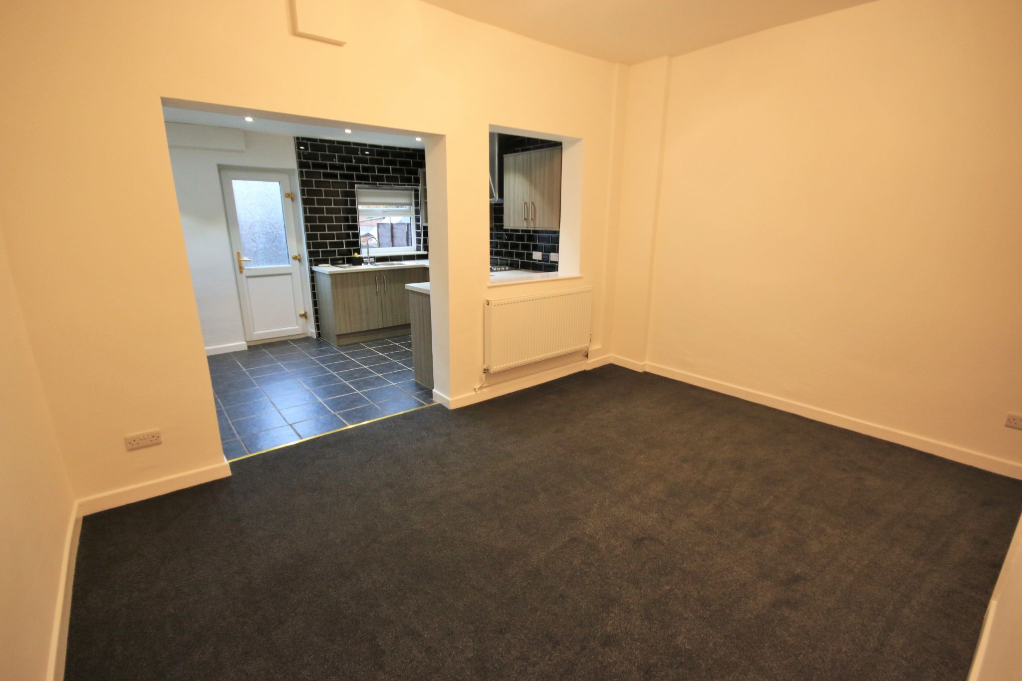 2 bedroom mid terraced house Let in Wigan - Photograph 3.