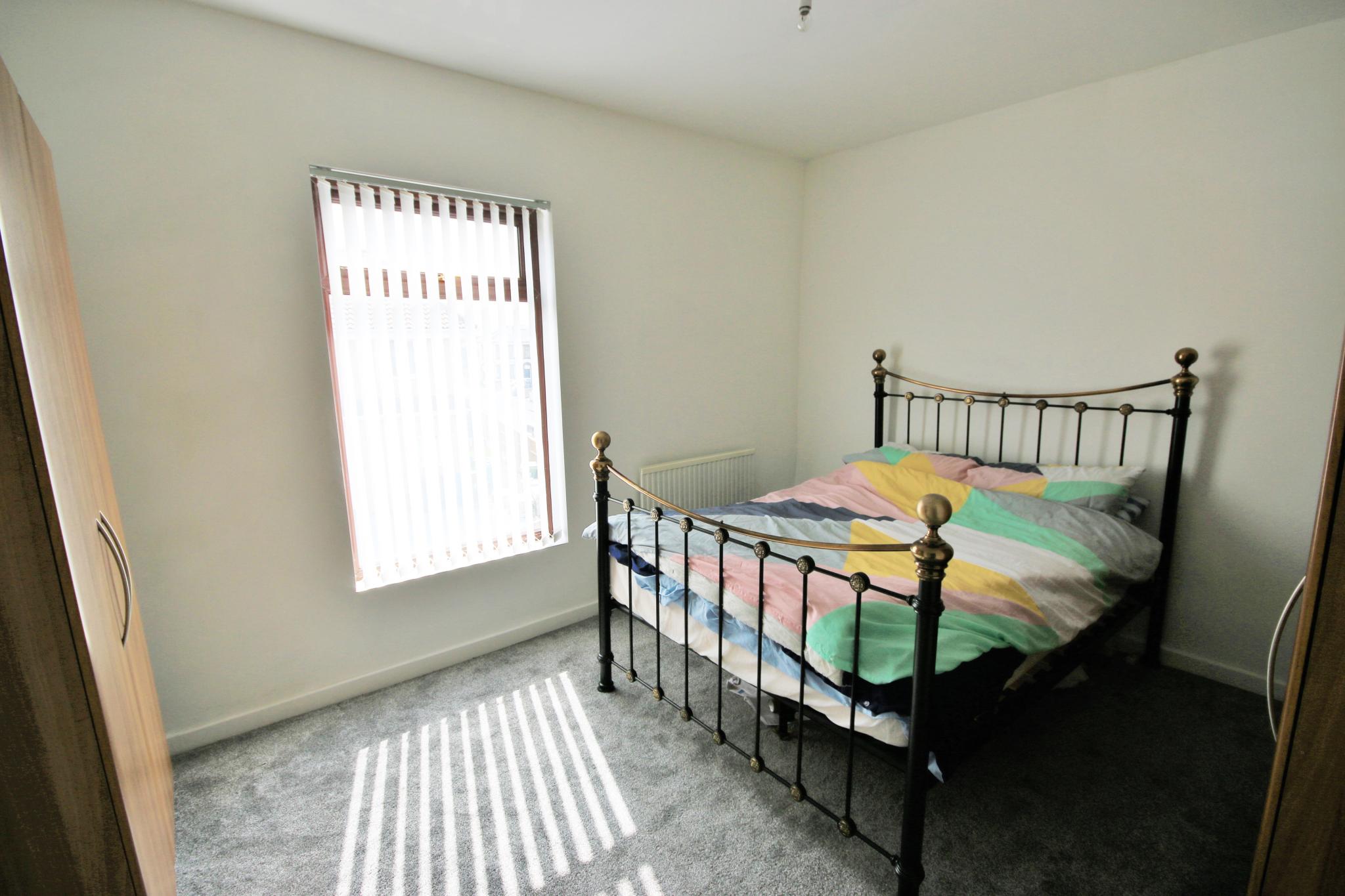 2 bedroom mid terraced house Let in Wigan - Photograph 6.