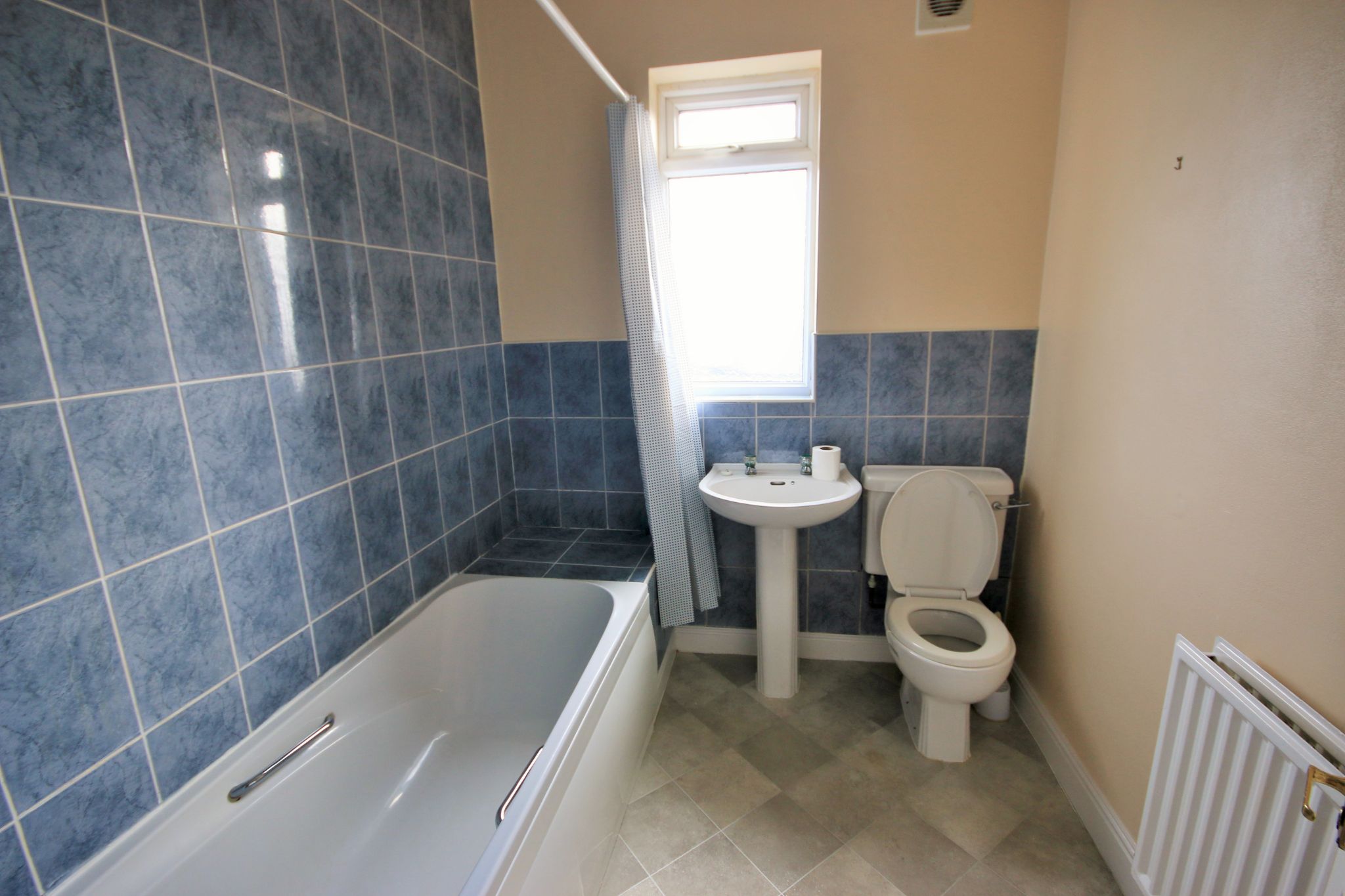 2 bedroom mid terraced house Let in Wigan - Photograph 4.