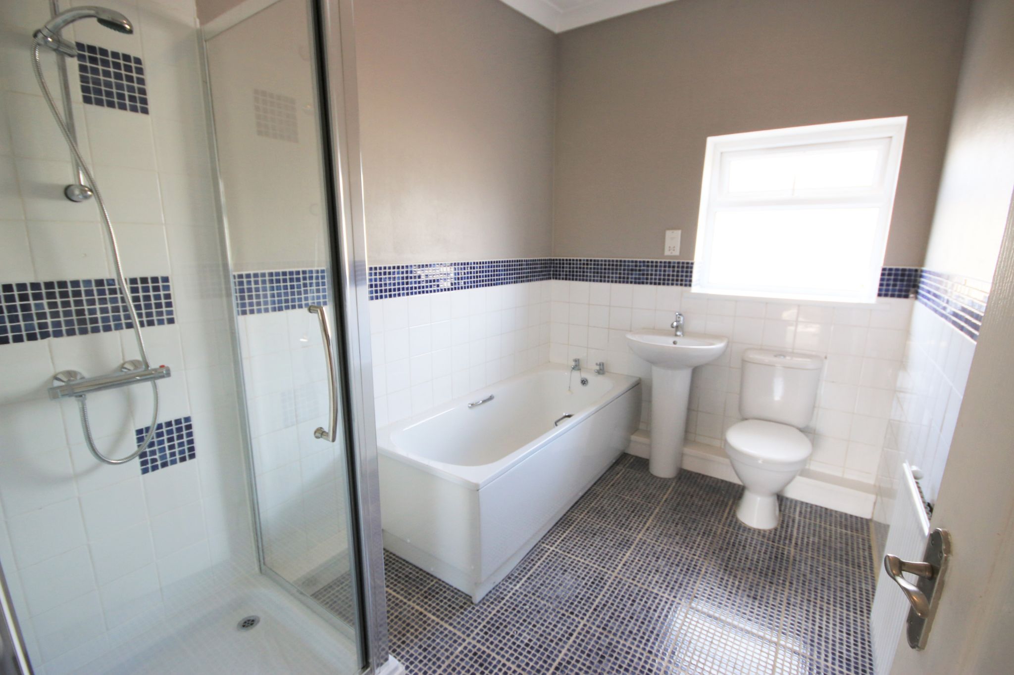 2 bedroom mid terraced house Let in Wigan - Photograph 6.