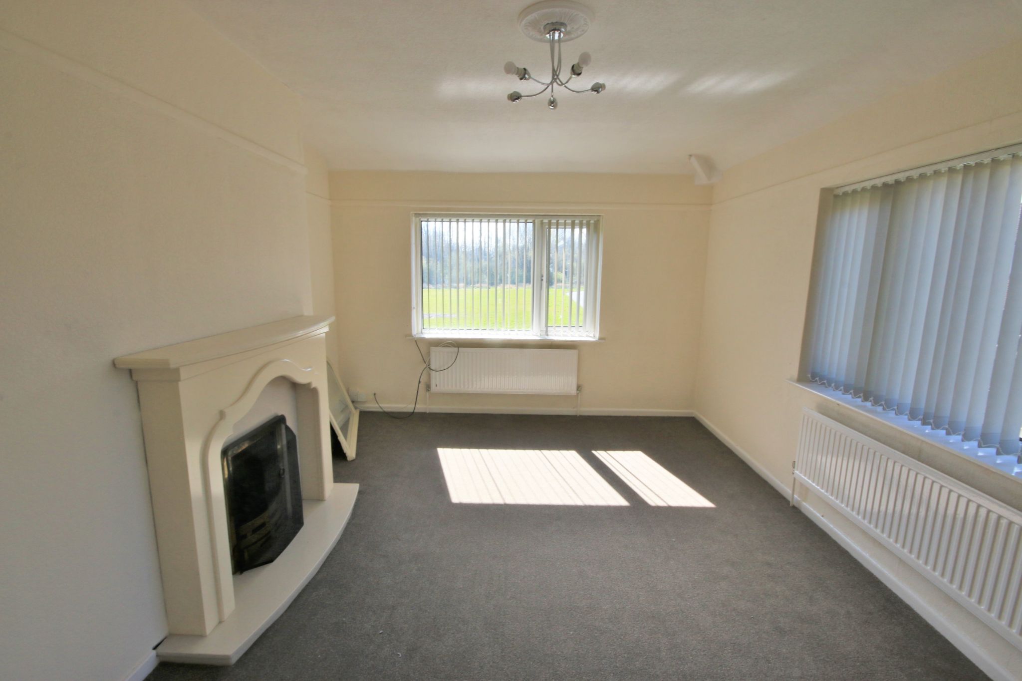 2 bedroom apartment flat/apartment Let in Wigan - Photograph 1.