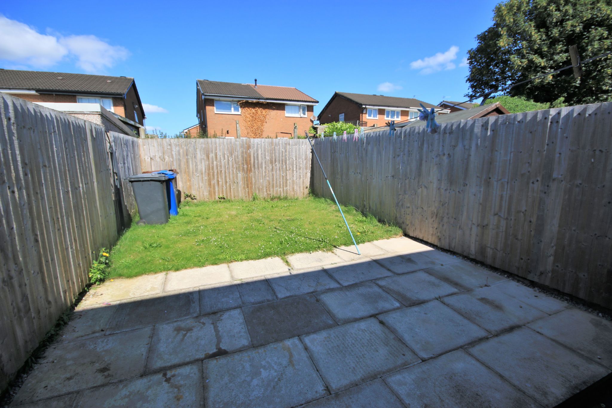 3 bedroom mid terraced house Let in Wigan - Photograph 9.