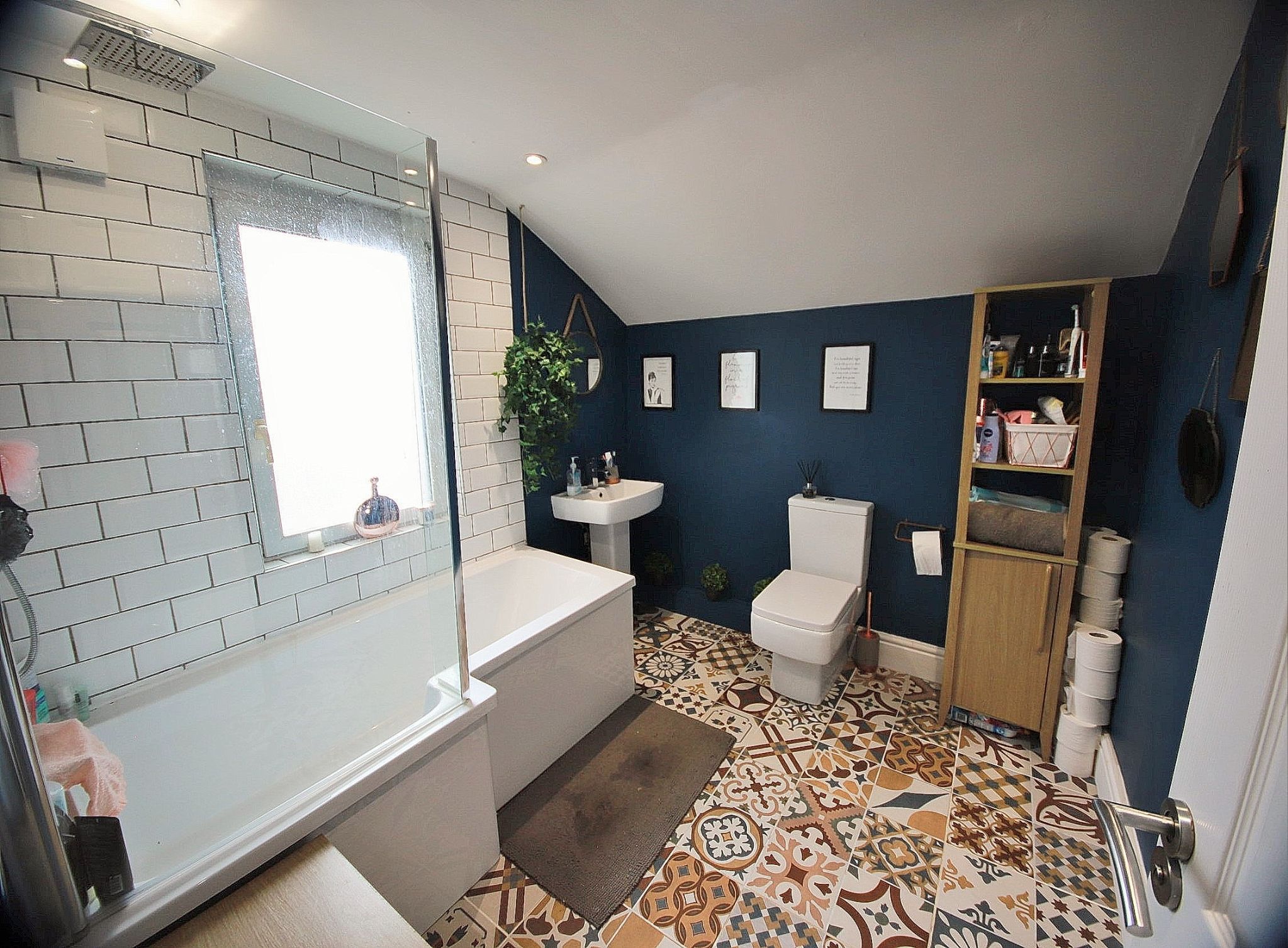 3 bedroom mid terraced house Let in Wigan - Photograph 9.