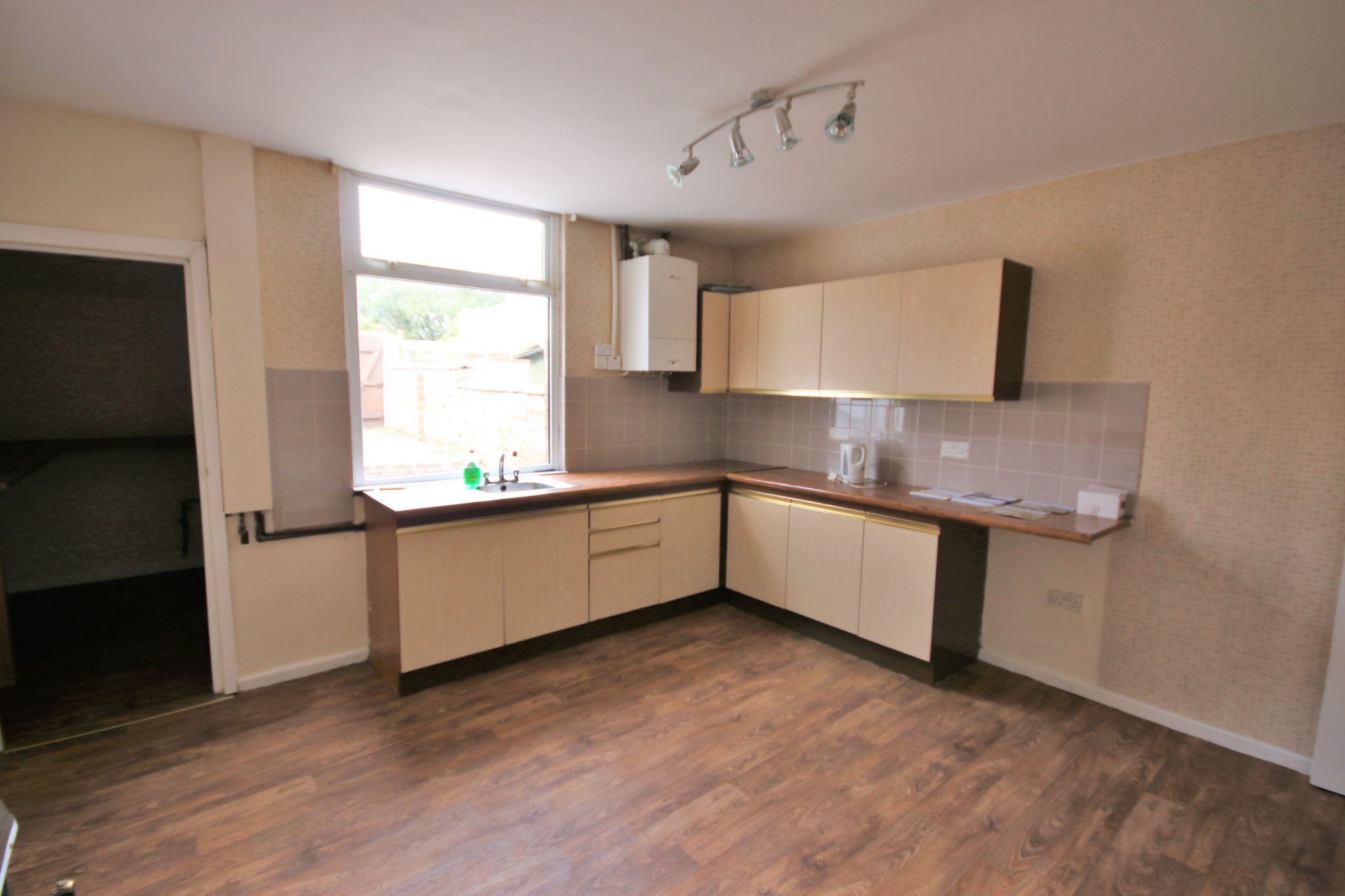 2 bedroom end terraced house Let in Wigan - Photograph 4.