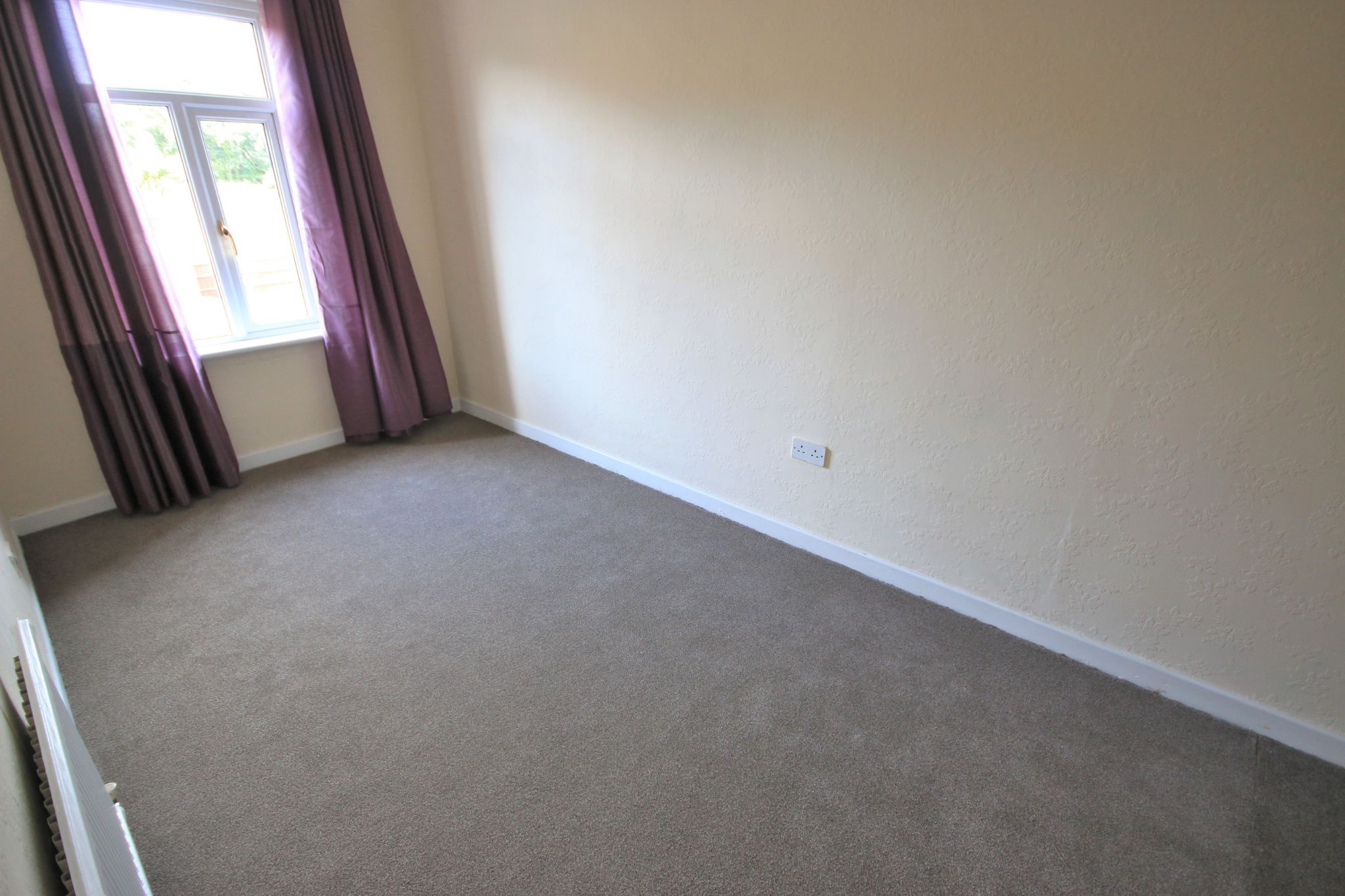 2 bedroom end terraced house Let in Wigan - Photograph 7.