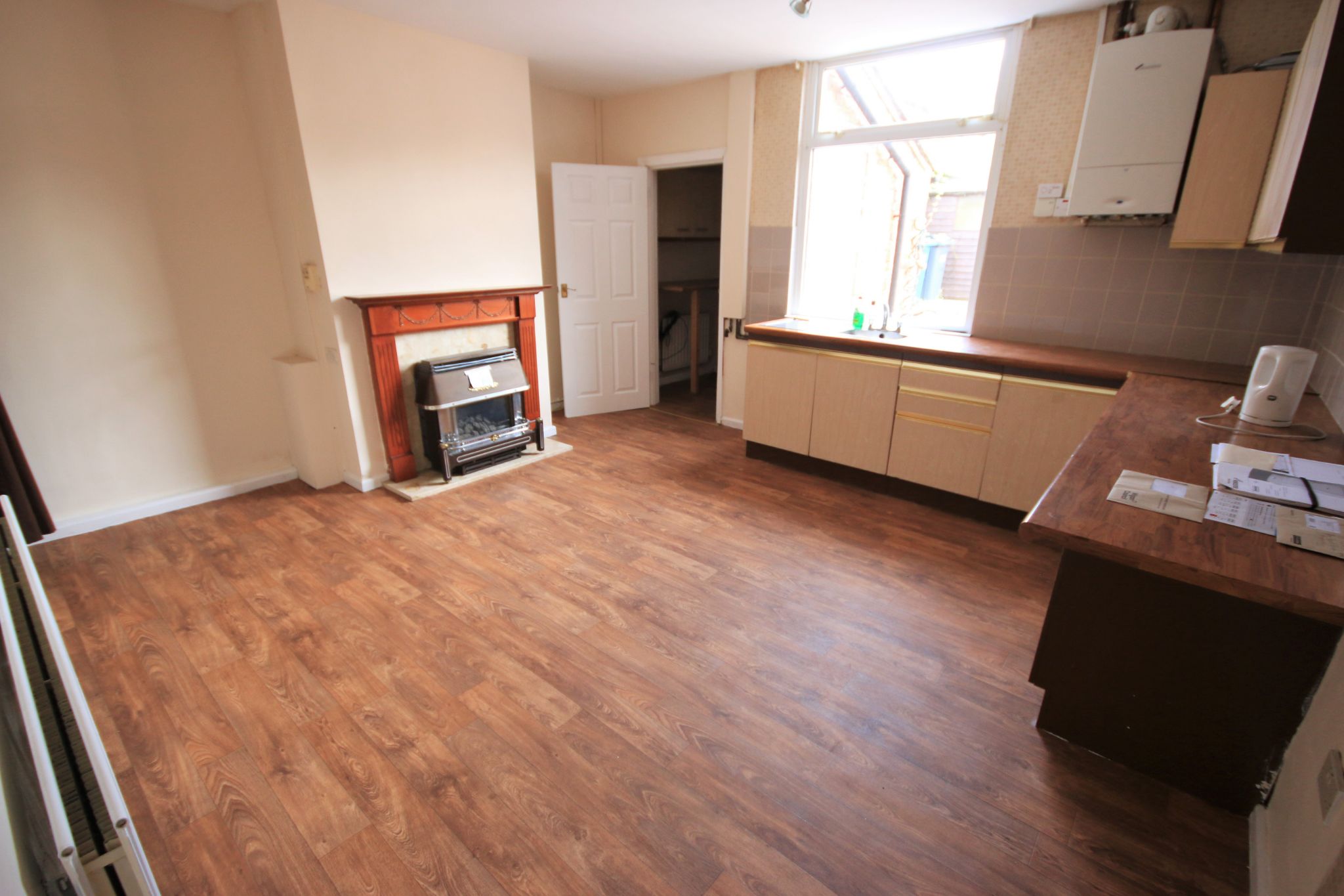 2 bedroom end terraced house Let in Wigan - Photograph 3.