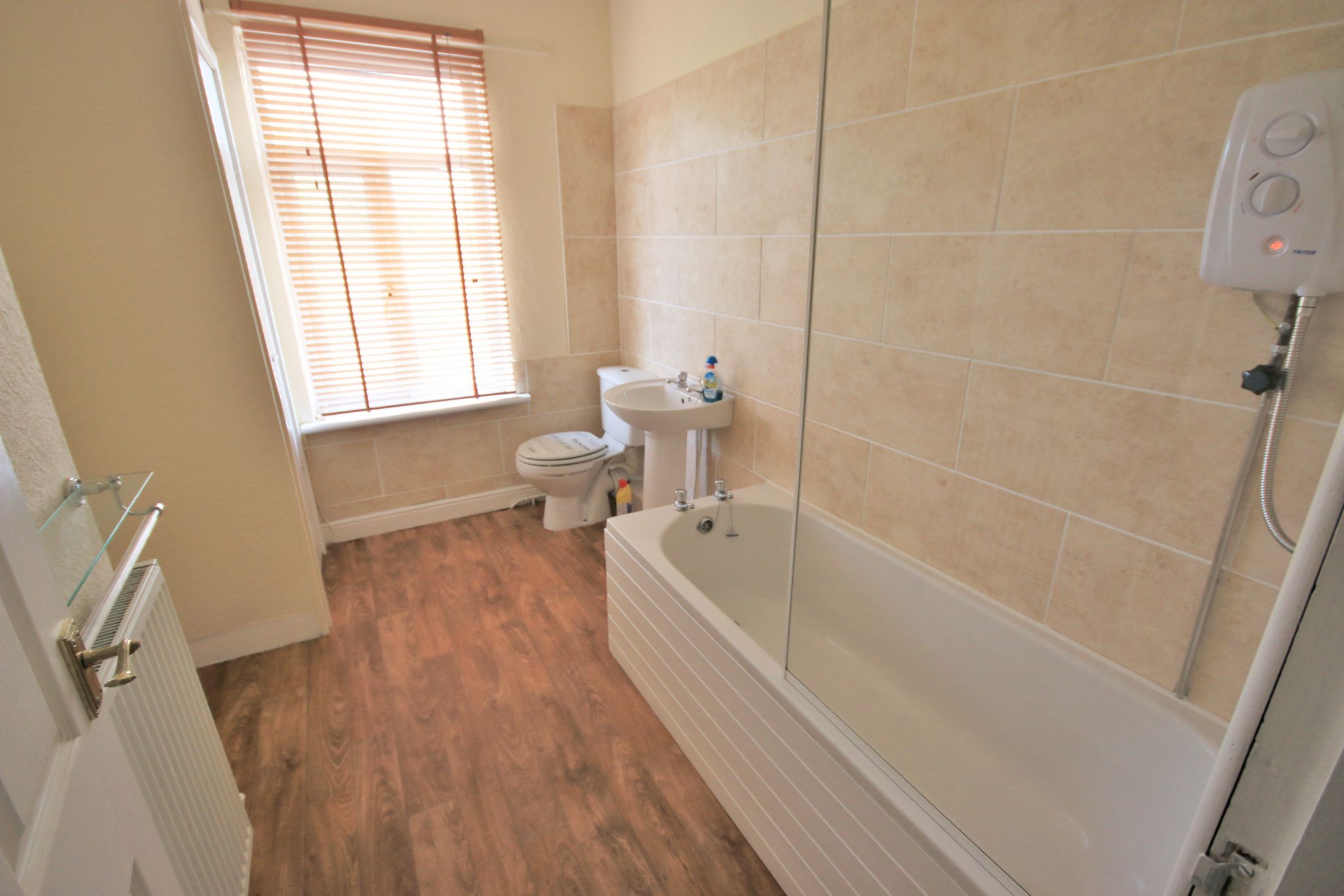 2 bedroom end terraced house Let in Wigan - Photograph 8.