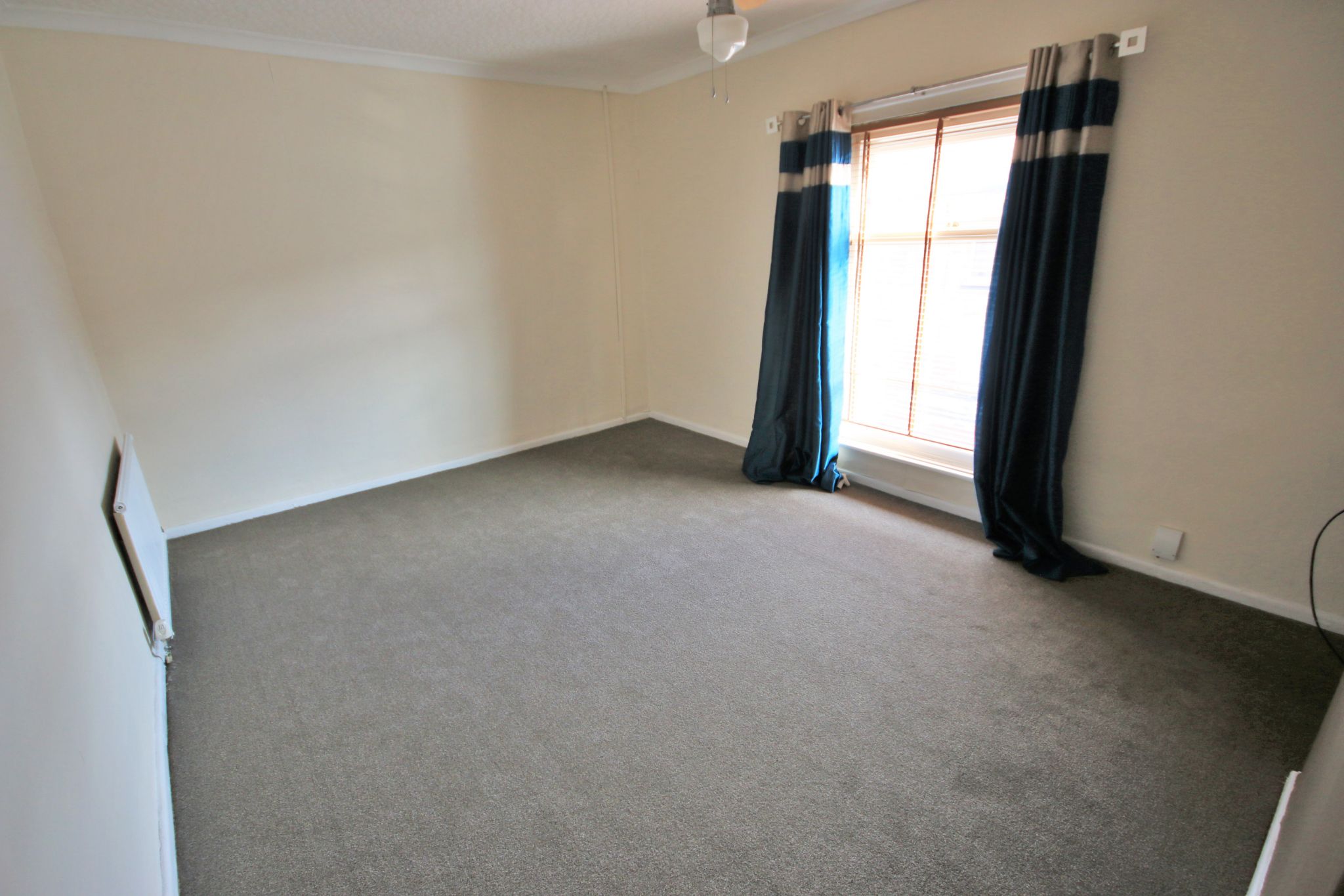 2 bedroom end terraced house Let in Wigan - Photograph 6.