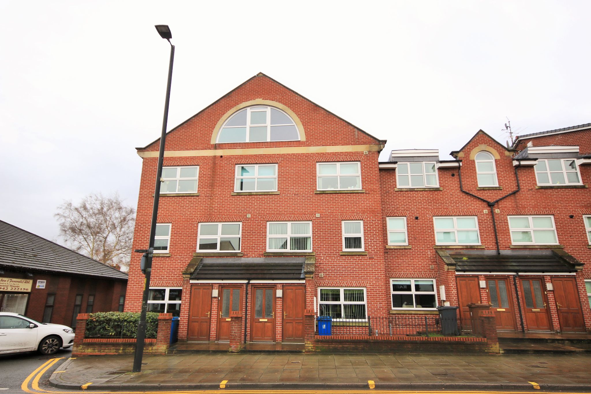 2 bedroom penthouse flat/apartment To Let in Wigan - Property photograph.