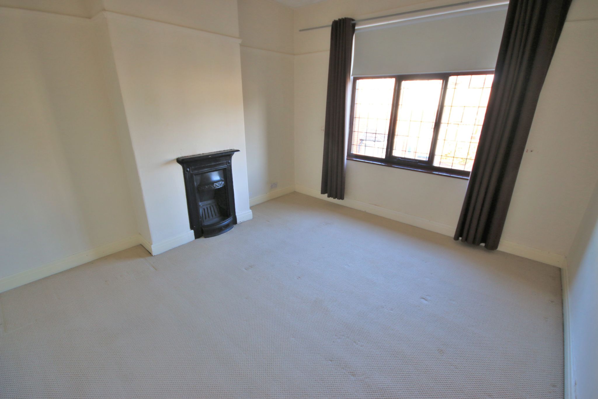 3 bedroom semi-detached house Let in Wigan - Photograph 5.