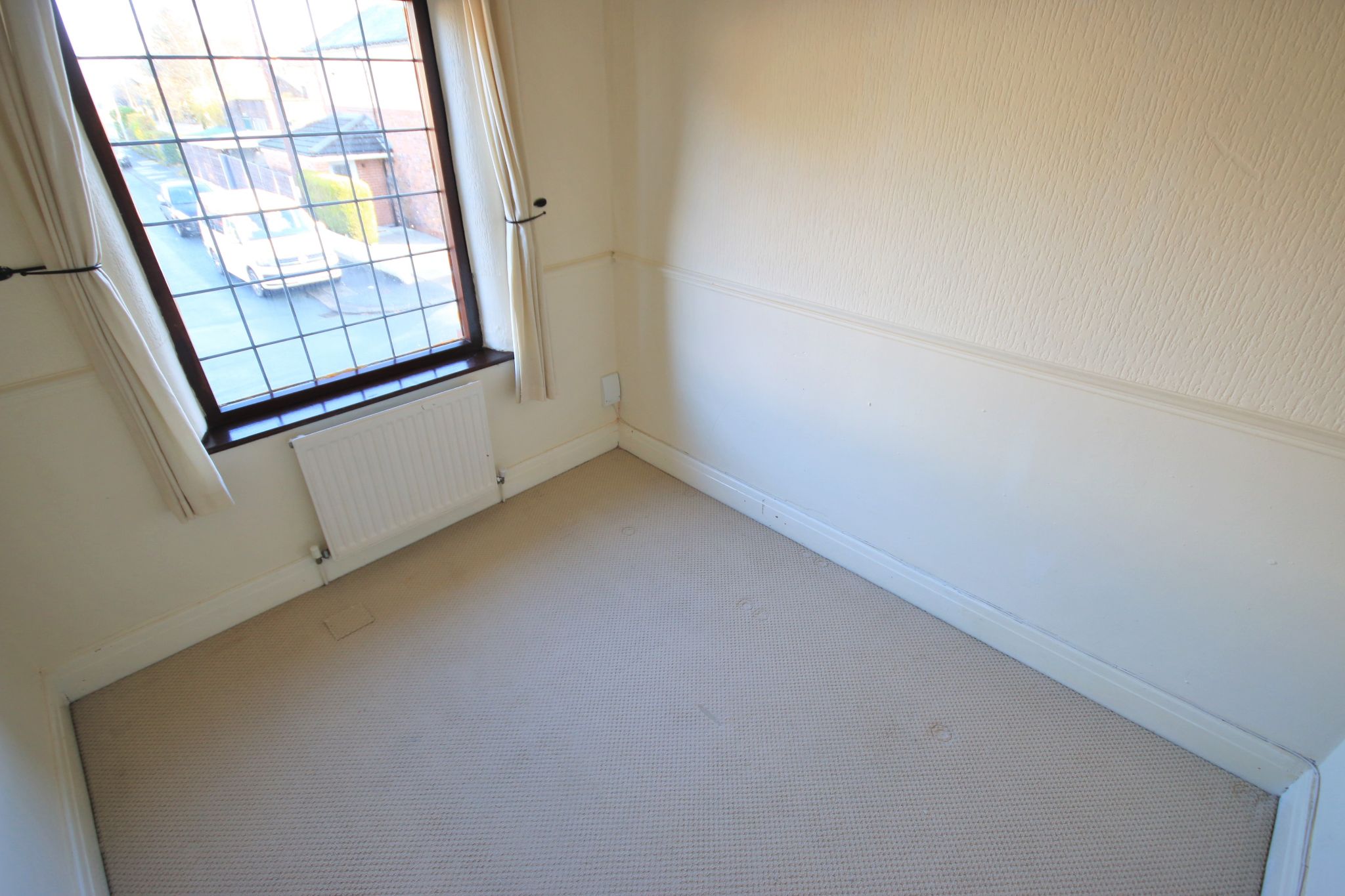 3 bedroom semi-detached house Let in Wigan - Photograph 7.