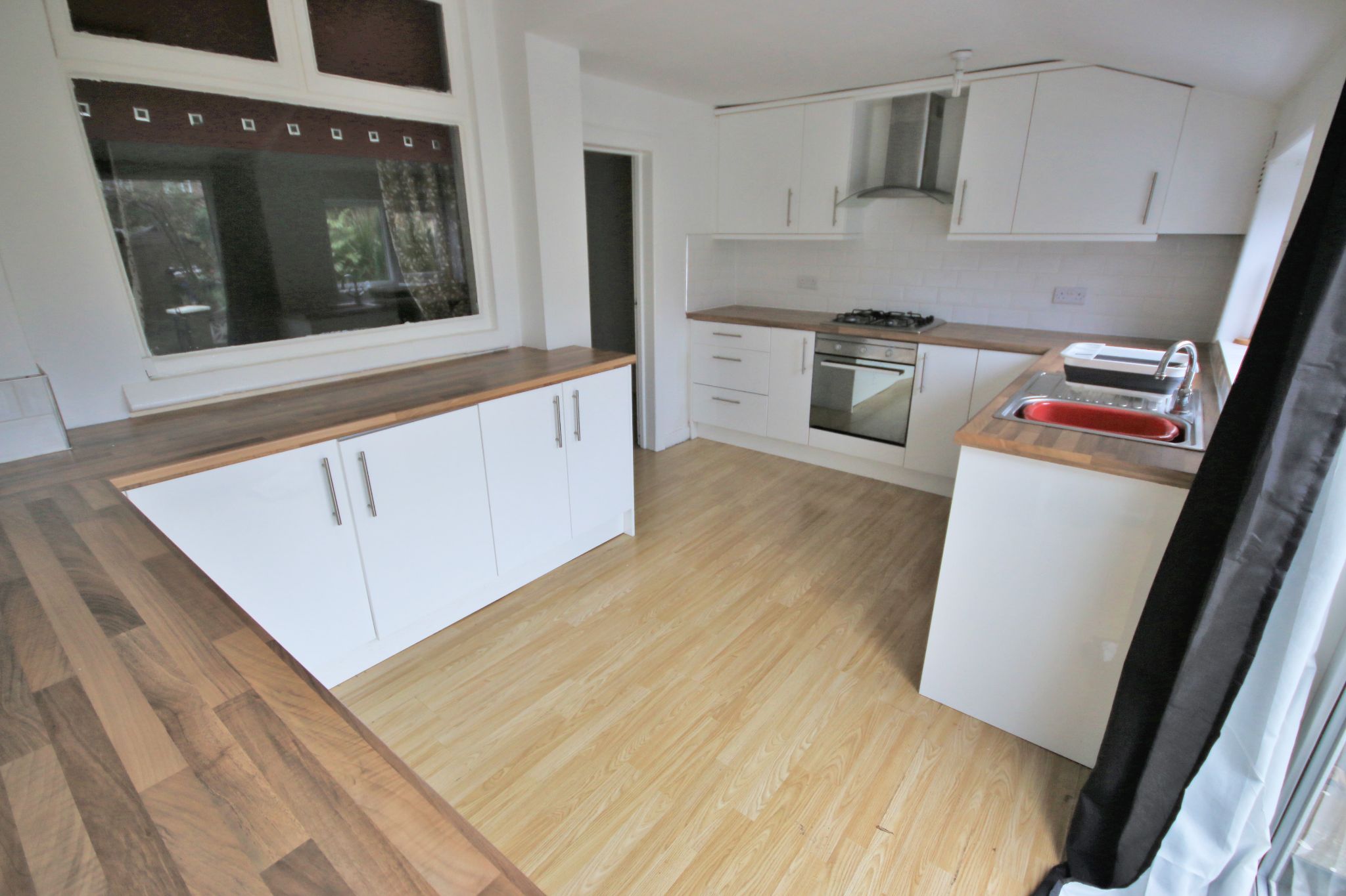 3 bedroom mid terraced house Let in Wigan - Photograph 3.