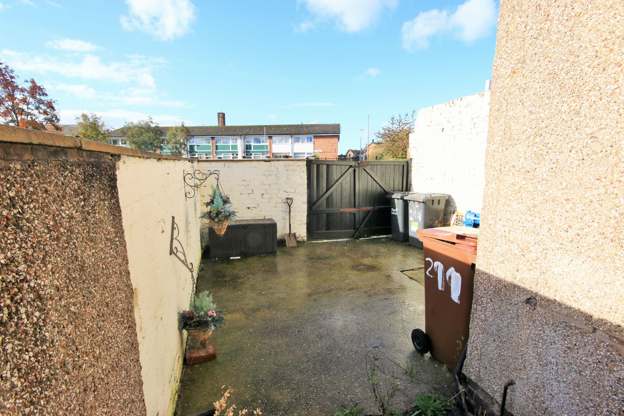 3 bedroom end terraced house Let in Wigan - Photograph 10.