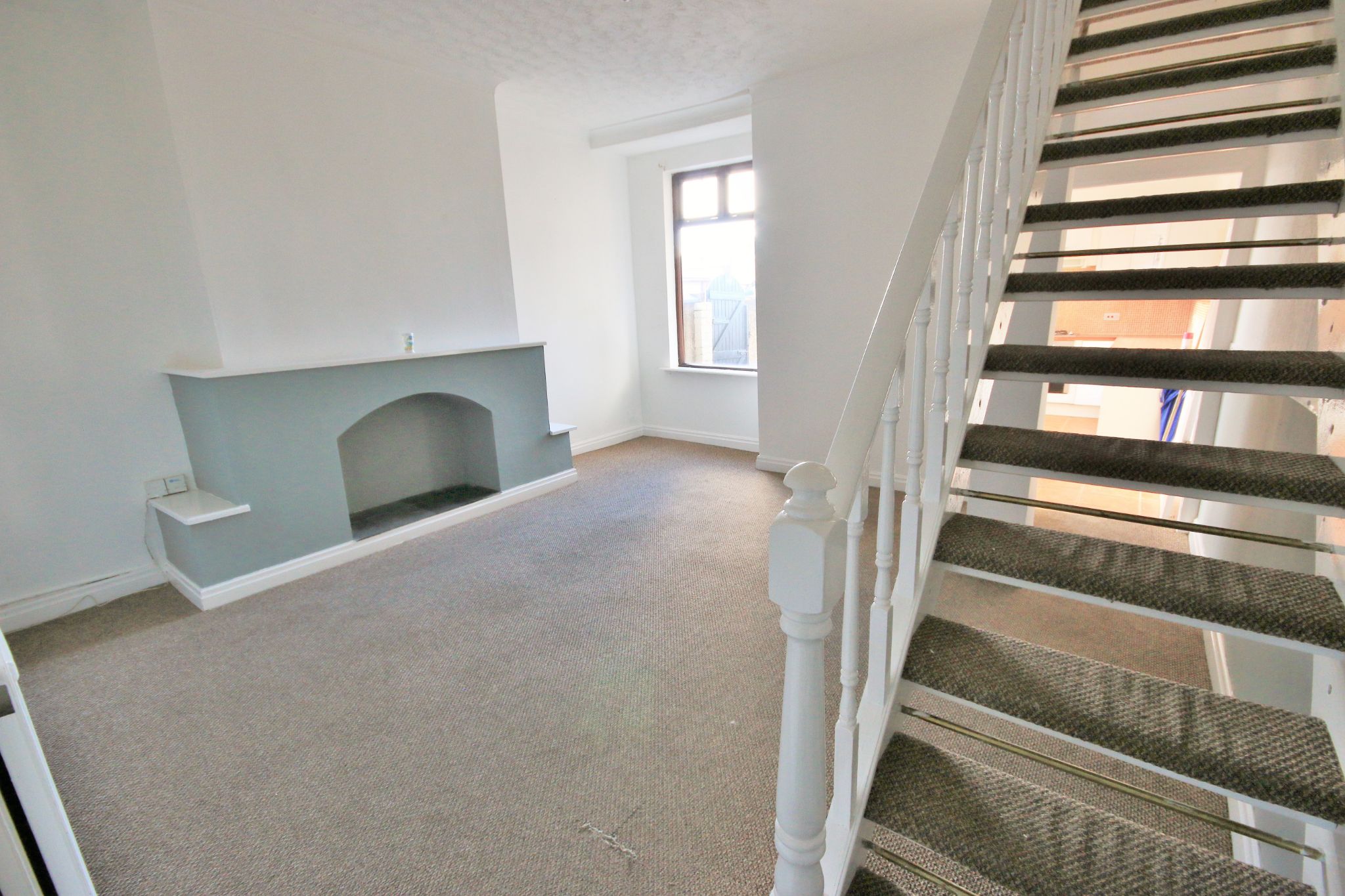 3 bedroom end terraced house Let in Wigan - Photograph 3.