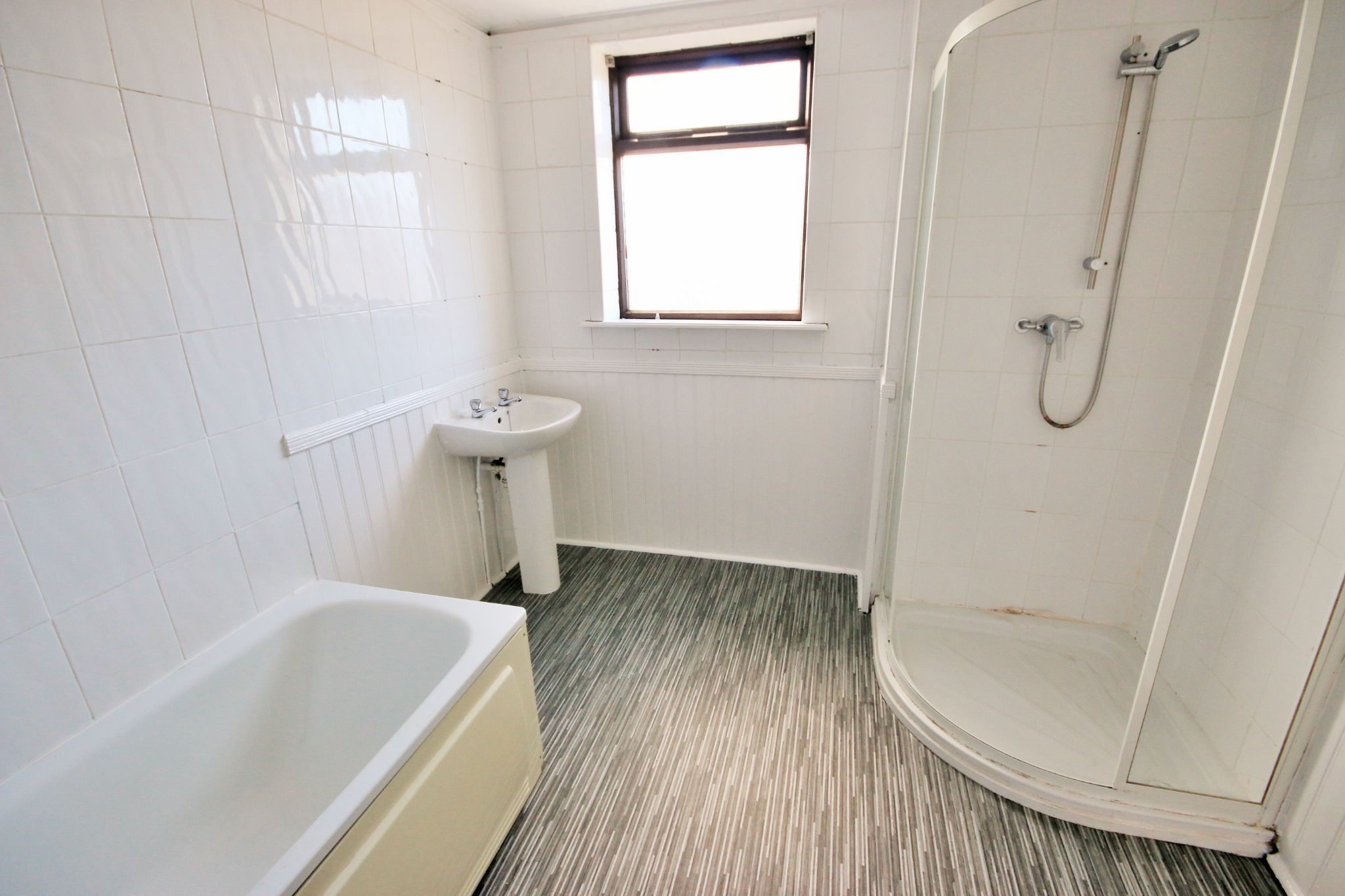 3 bedroom end terraced house Let in Wigan - Photograph 9.