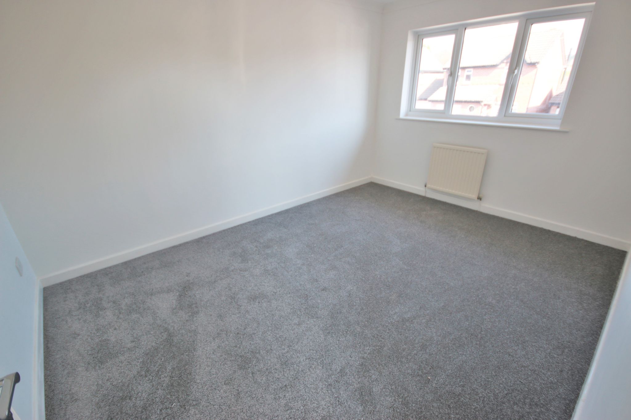 3 bedroom semi-detached house Let in Wigan - Photograph 7.