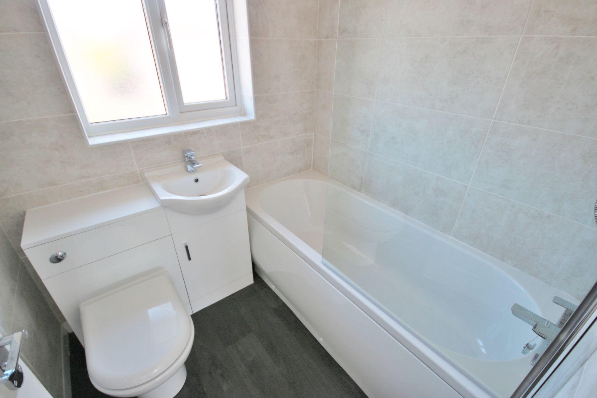 3 bedroom semi-detached house Let in Wigan - Photograph 10.