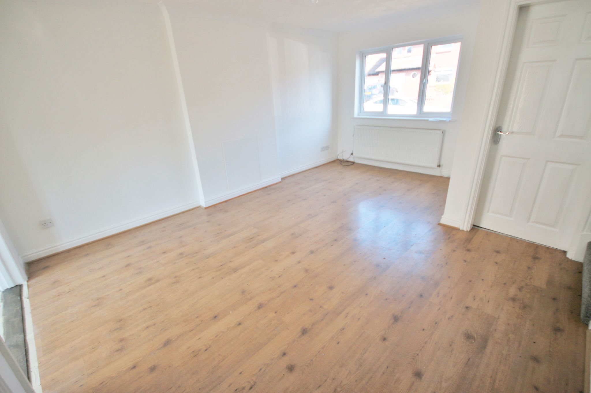 3 bedroom semi-detached house Let in Wigan - Photograph 2.