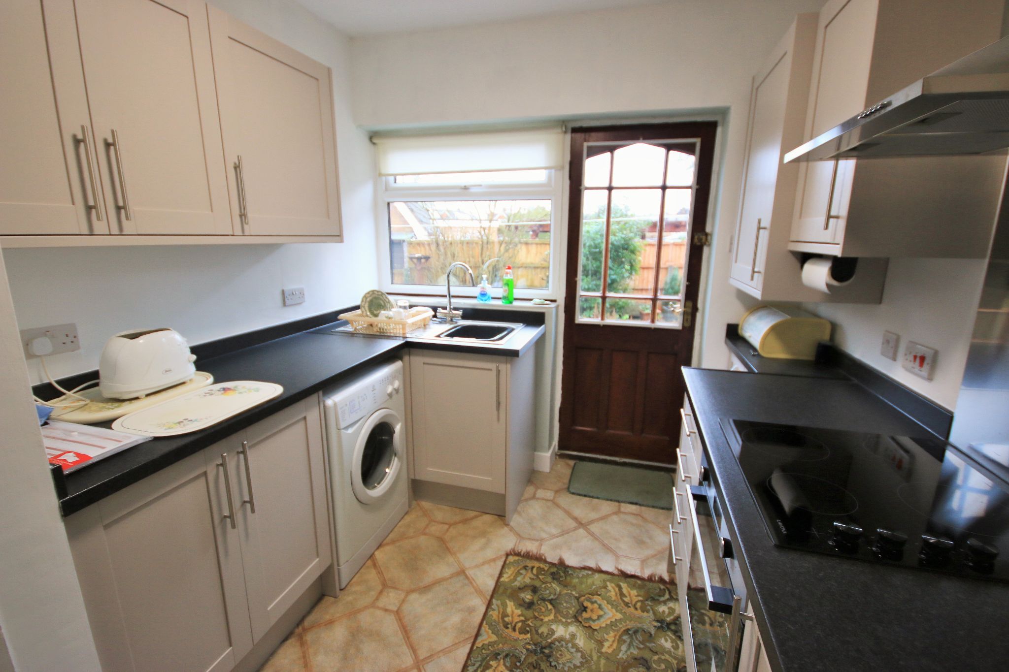 2 bedroom detached bungalow Let in Wigan - Photograph 6.