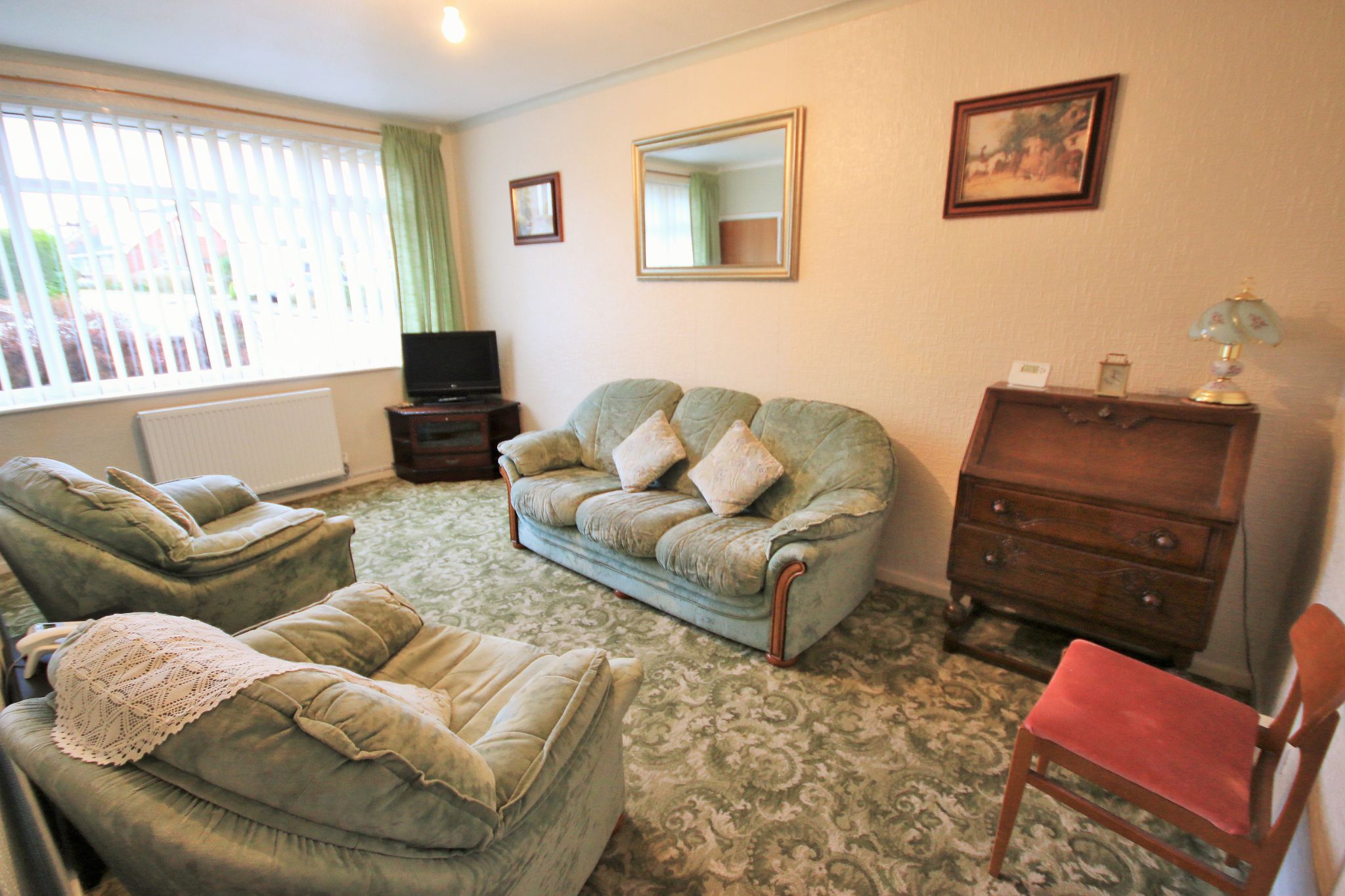2 bedroom detached bungalow Let in Wigan - Photograph 4.