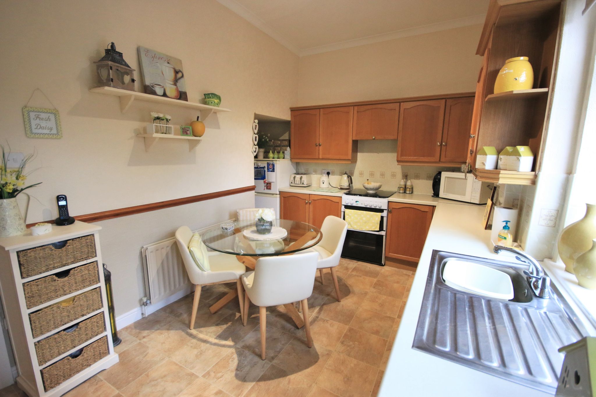 2 bedroom mid terraced house Let in Wigan - Photograph 5.