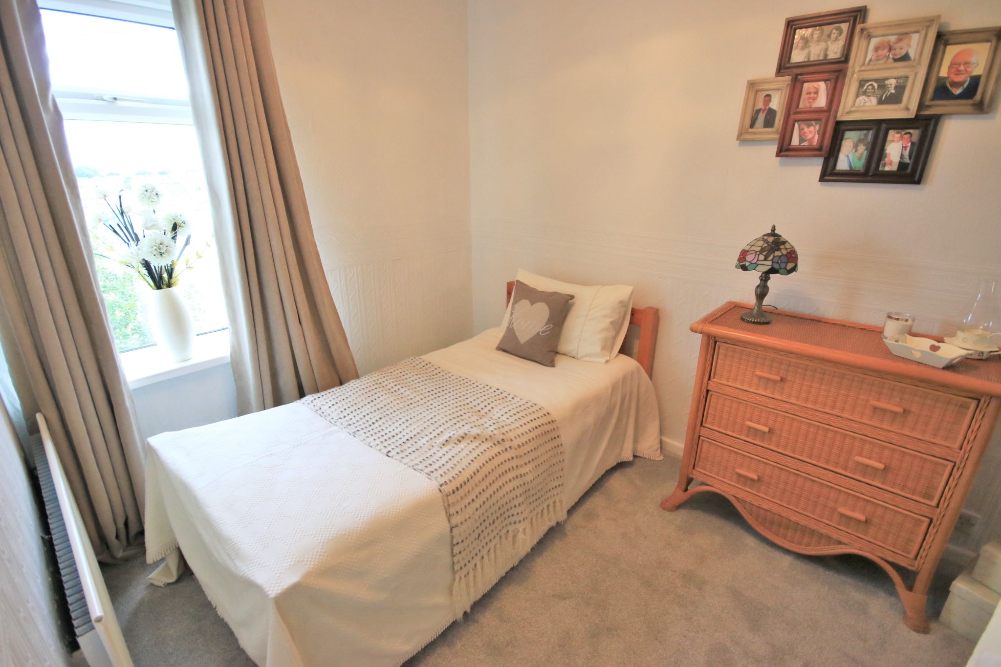 2 bedroom mid terraced house Let in Wigan - Photograph 8.