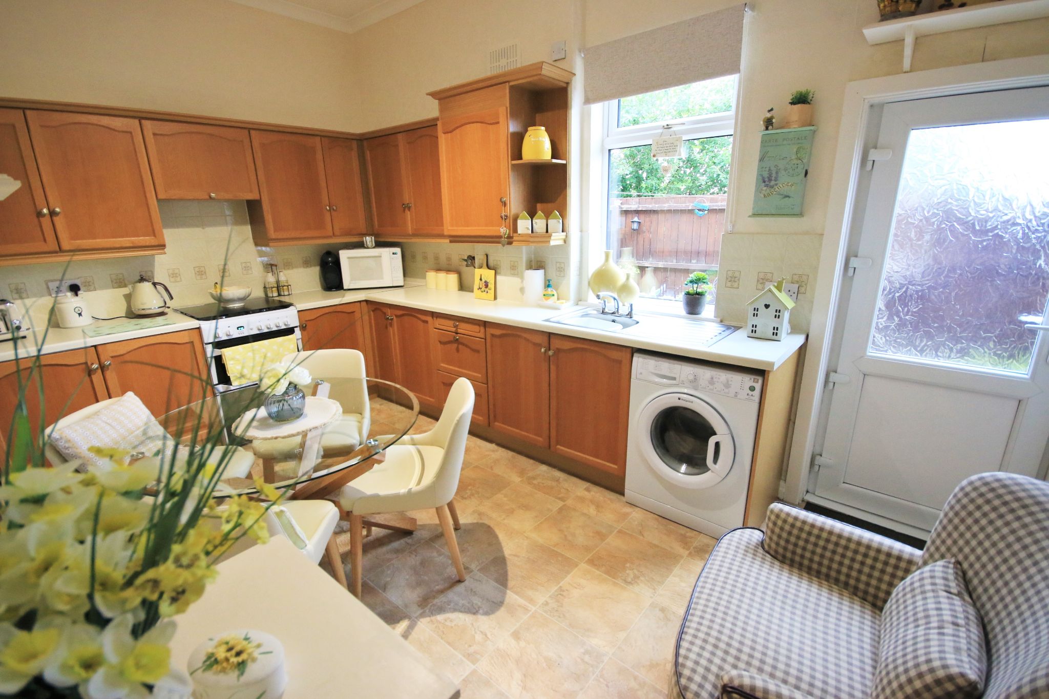 2 bedroom mid terraced house Let in Wigan - Photograph 4.