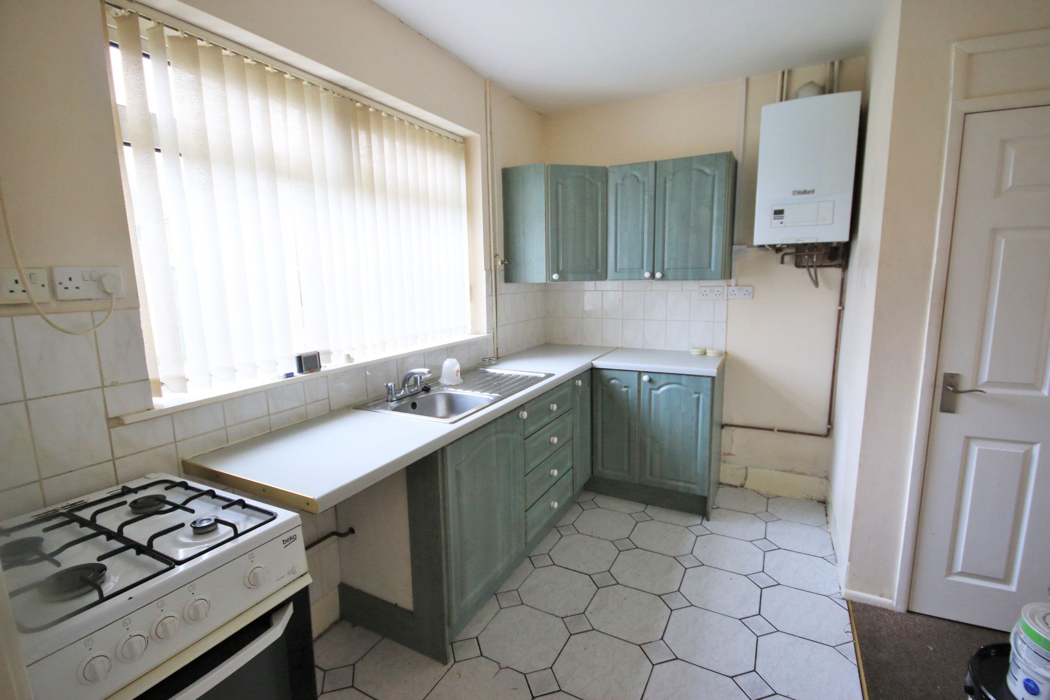 3 bedroom semi-detached house Let in Wigan - Photograph 4.