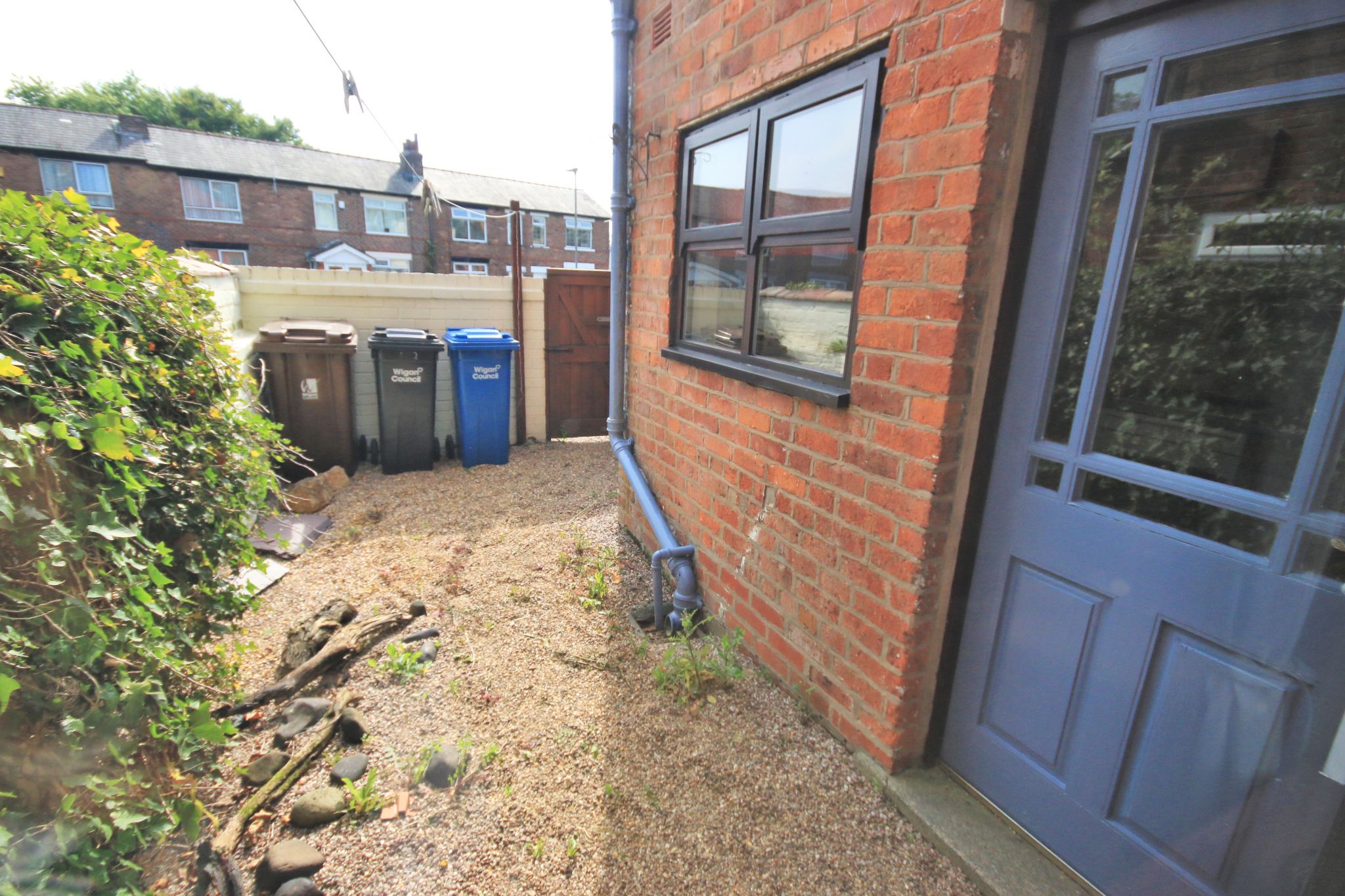 2 bedroom mid terraced house Let in Wigan - Photograph 9.
