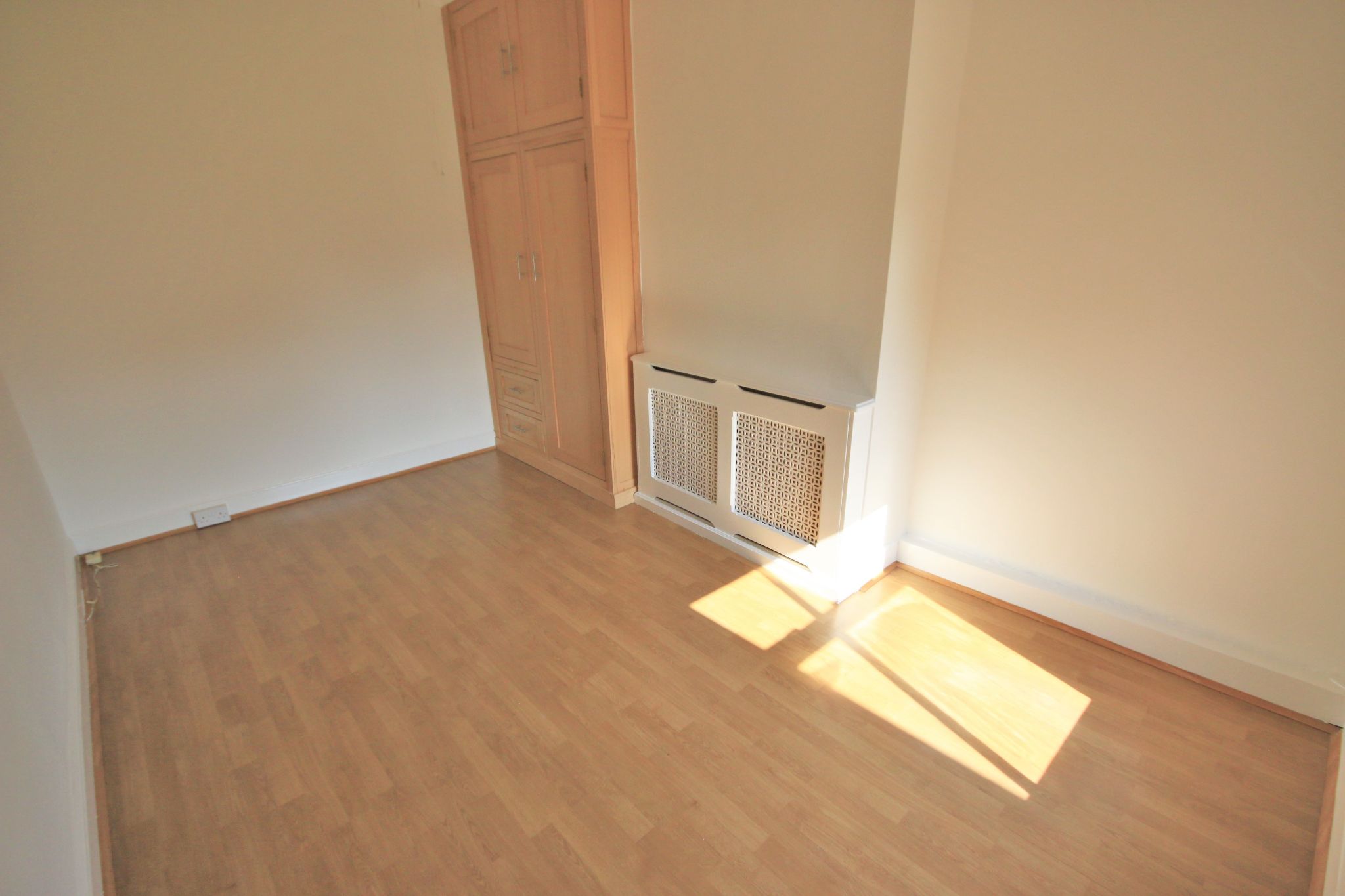 2 bedroom mid terraced house Let in Wigan - Photograph 9.