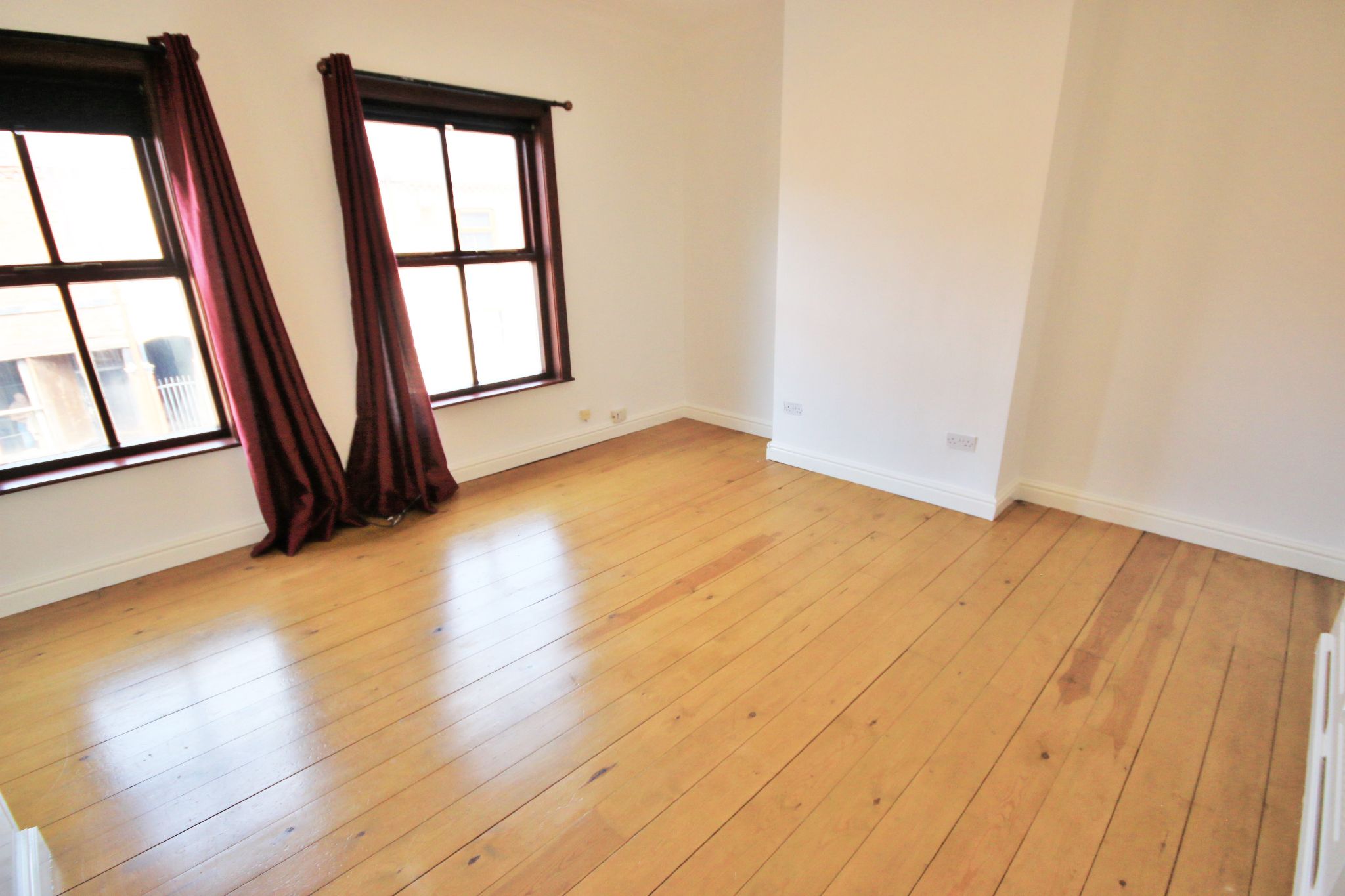 2 bedroom mid terraced house Let in Wigan - Photograph 6.