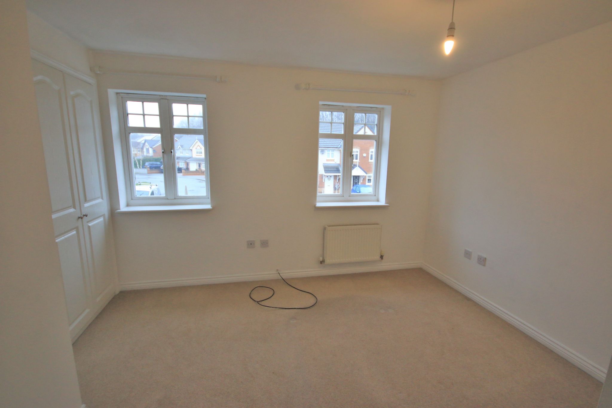 3 bedroom mews house Let in Wigan - Photograph 6.