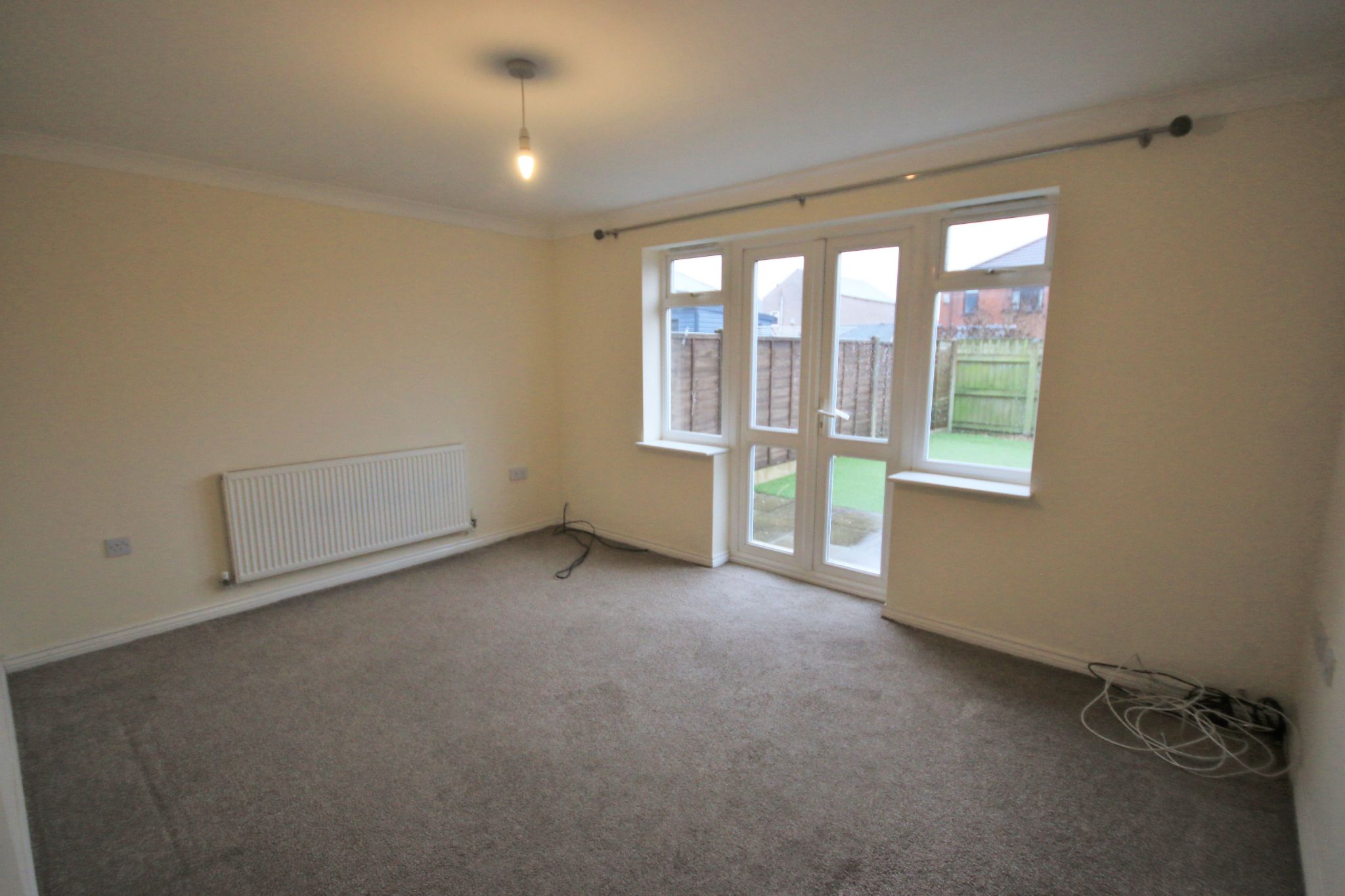 3 bedroom mews house Let in Wigan - Photograph 4.