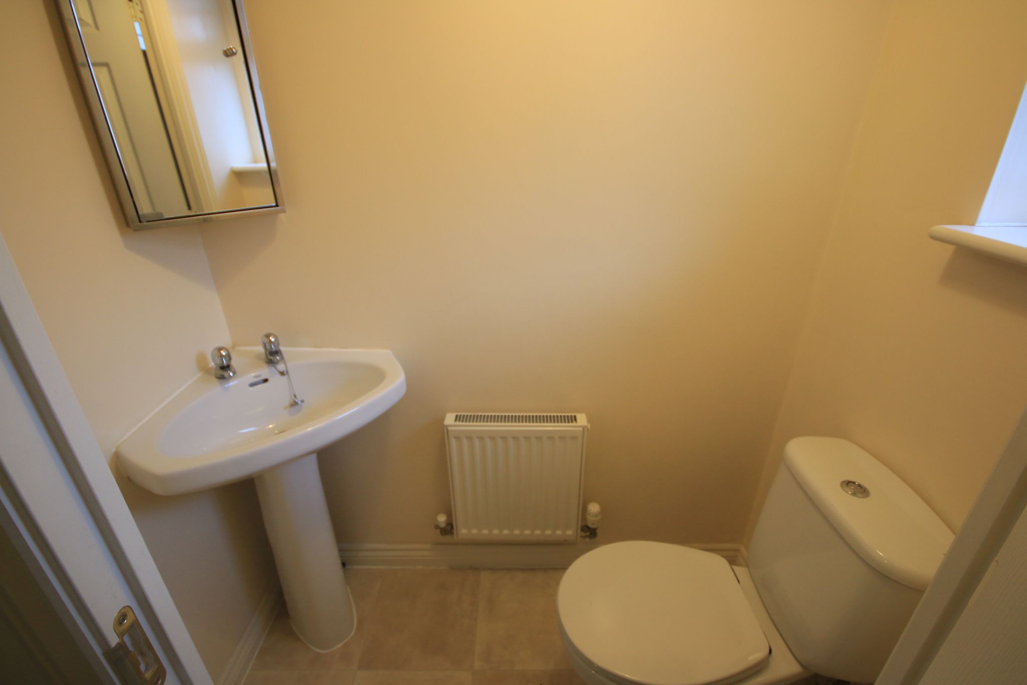 3 bedroom mews house Let in Wigan - Photograph 5.