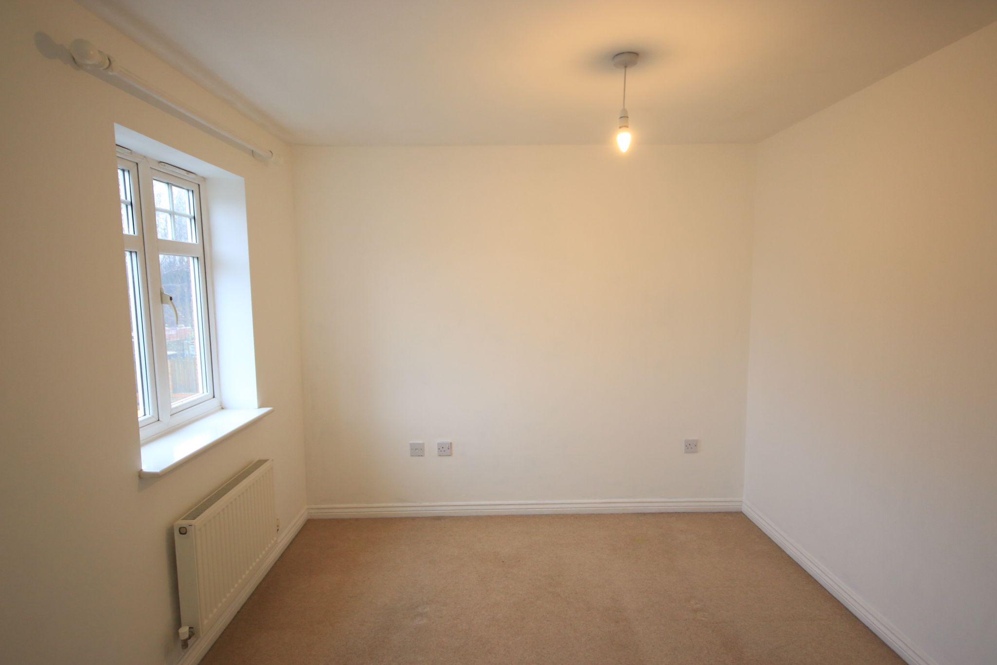 3 bedroom mews house Let in Wigan - Photograph 7.
