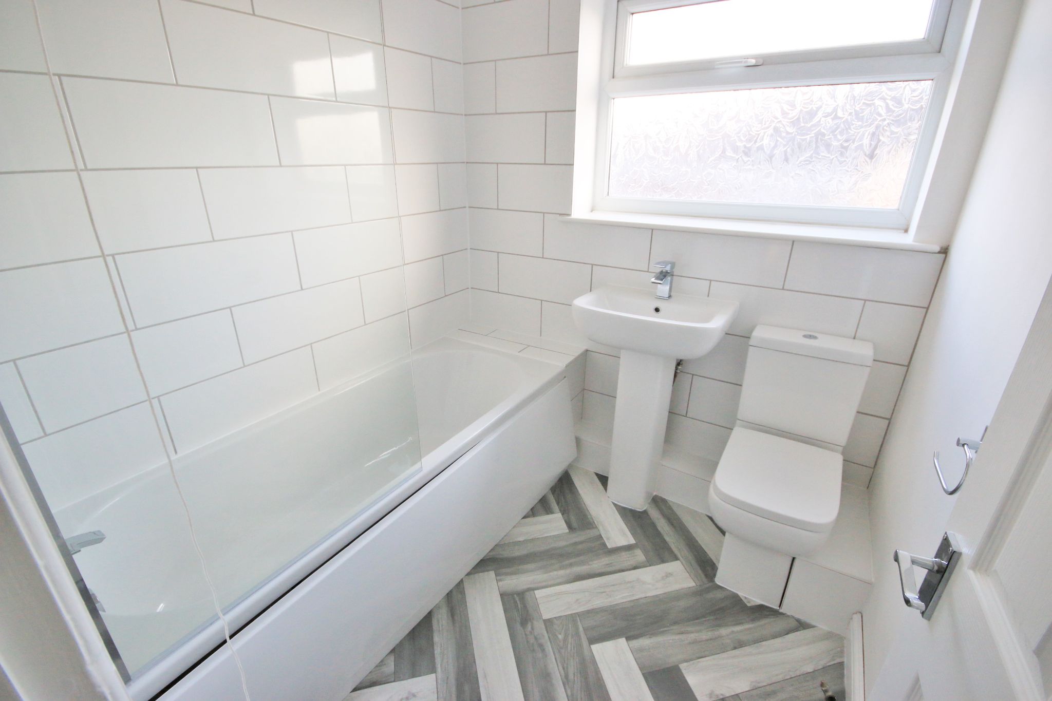 2 bedroom apartment flat/apartment Let in Wigan - Photograph 7.