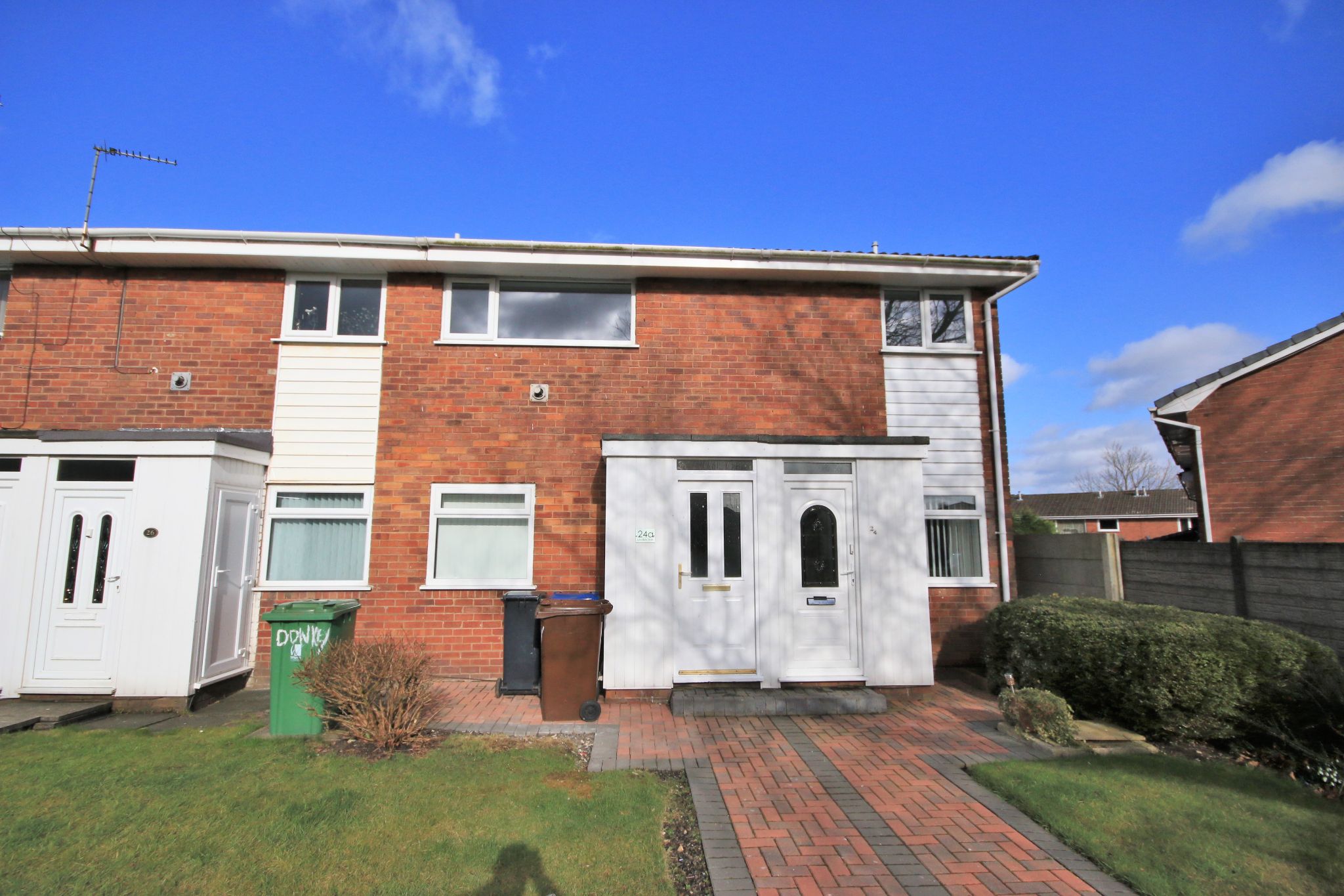 2 bedroom apartment flat/apartment Let in Wigan - Photograph 1.