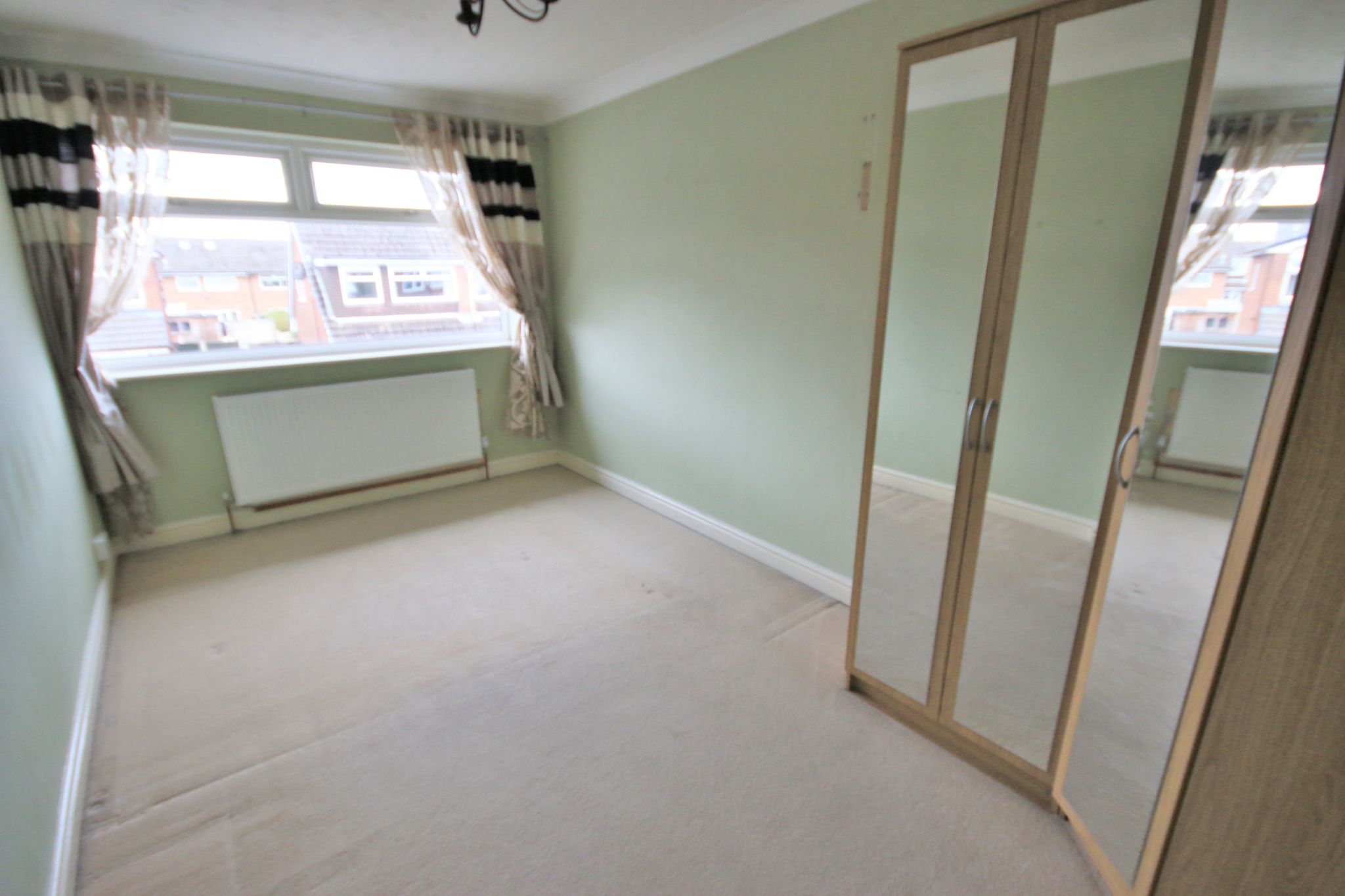 3 bedroom semi-detached house Let in Wigan - Photograph 9.
