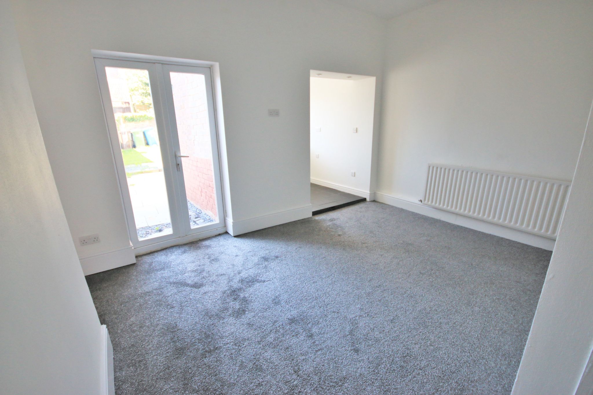 2 bedroom mid terraced house Let in Wigan - Photograph 5.