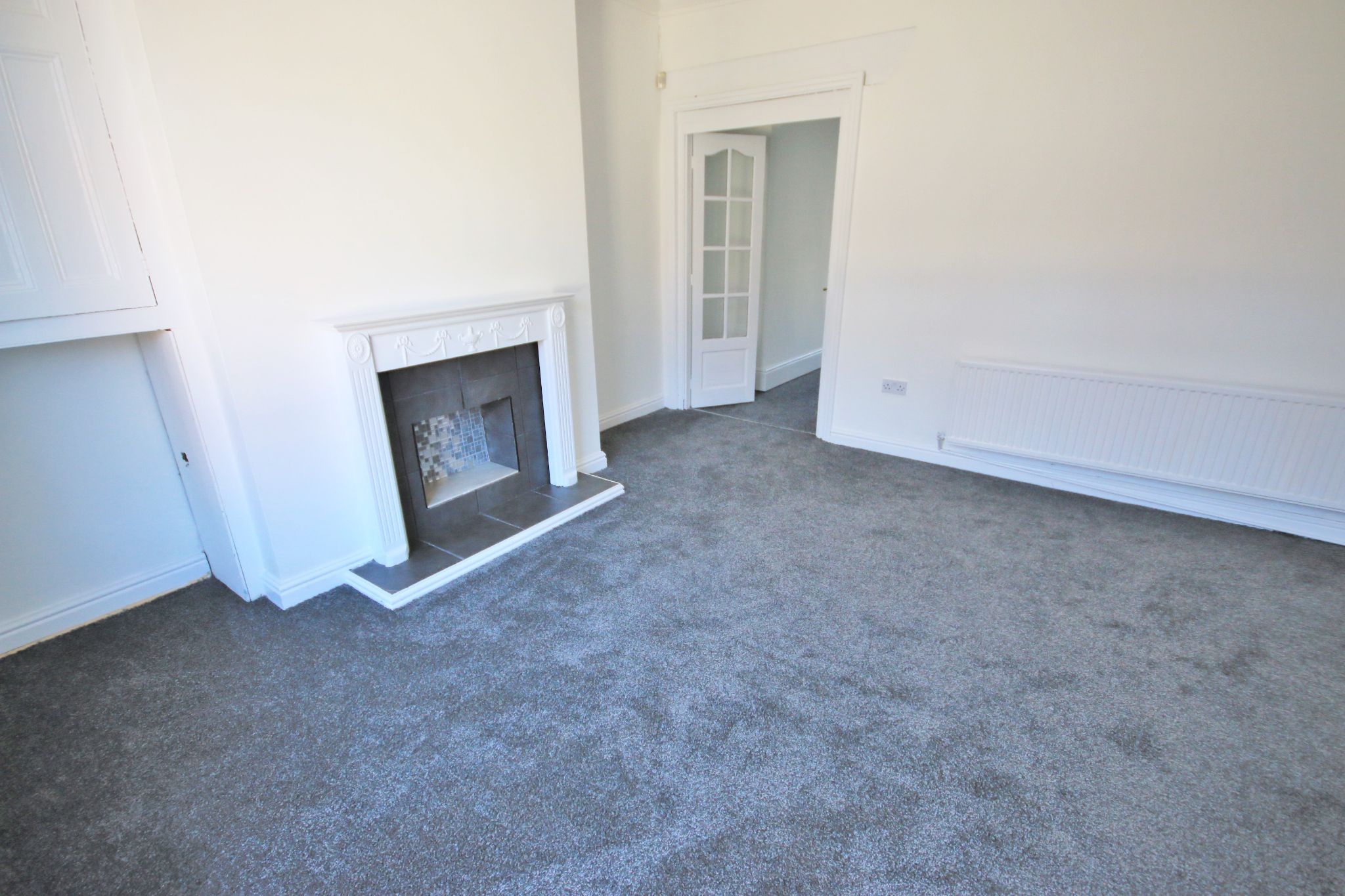 2 bedroom mid terraced house Let in Wigan - Photograph 4.