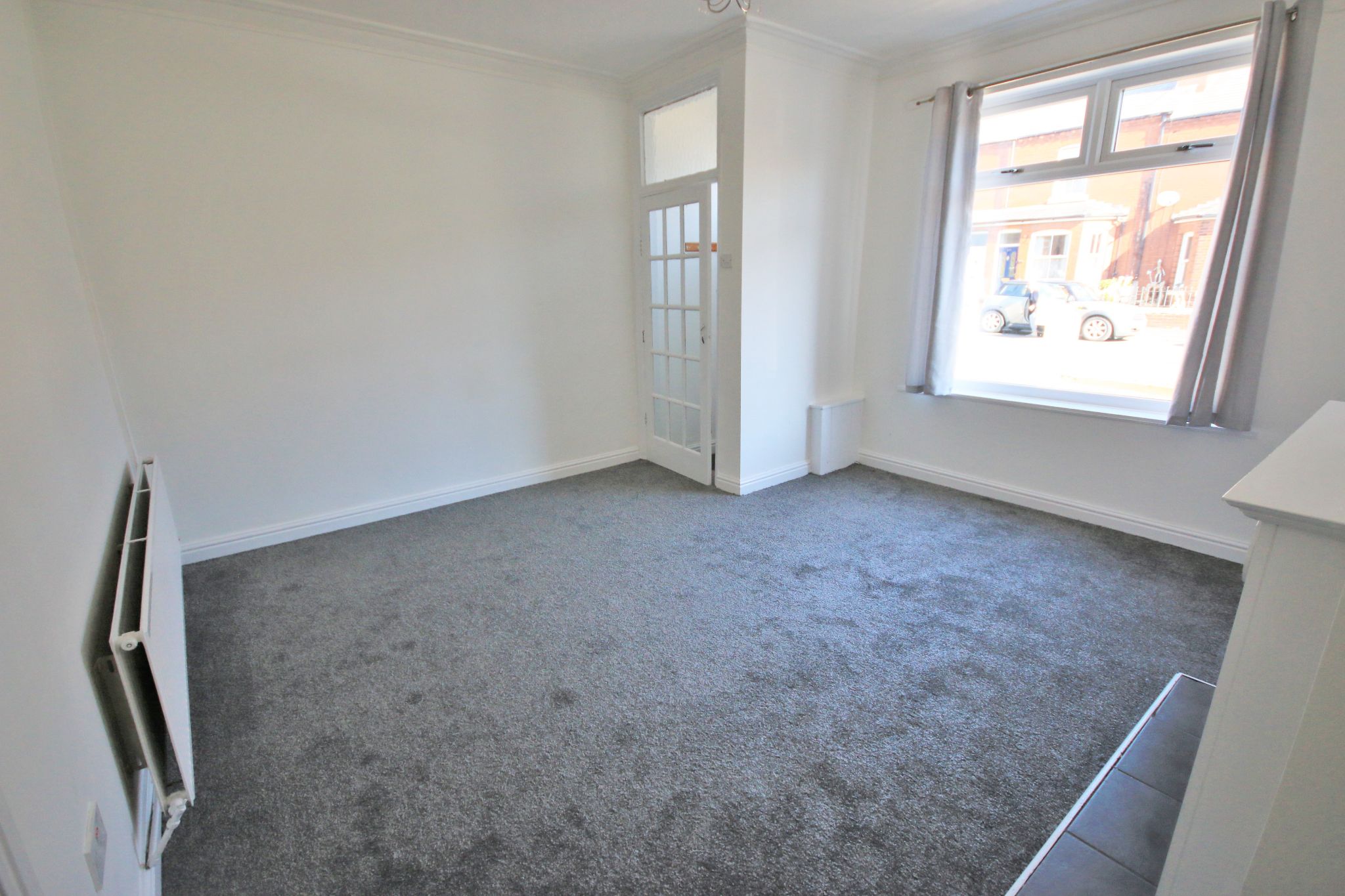 2 bedroom mid terraced house Let in Wigan - Photograph 3.